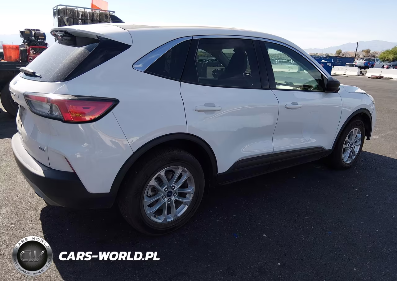 2022 Ford Escape Se Hybrid VIN:1FMCU0BZ7NUA83421 - 4