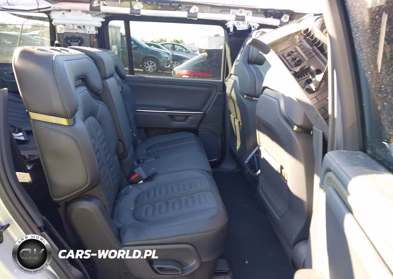 2025 Rivian R1S Adventure Dual Motor Large Pack-Adventure Dual Motor Max Pack VIN:7PDSGBBA9SN050092 - 8