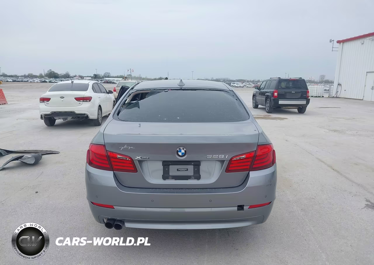 2013 BMW 528I xDrive VIN:WBAXH5C53DDW13883 - 16