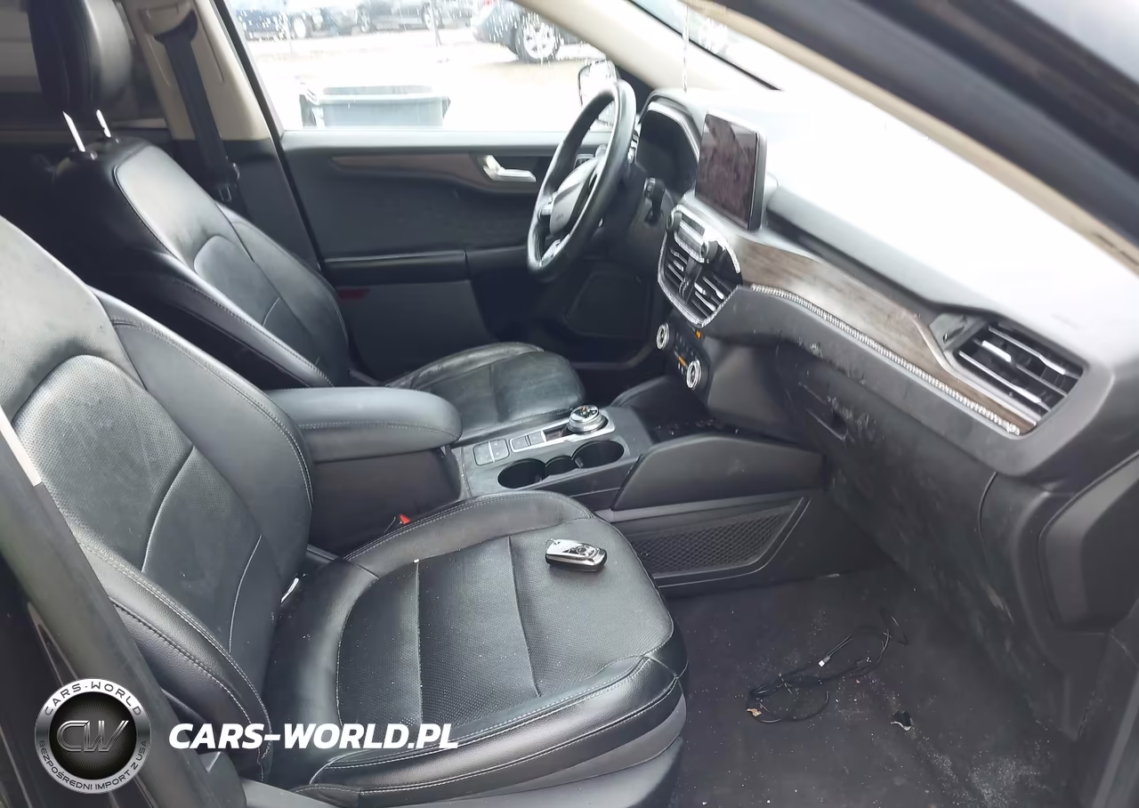 2020 Ford Escape Titanium VIN:1FMCU9J94LUB10254 - 5