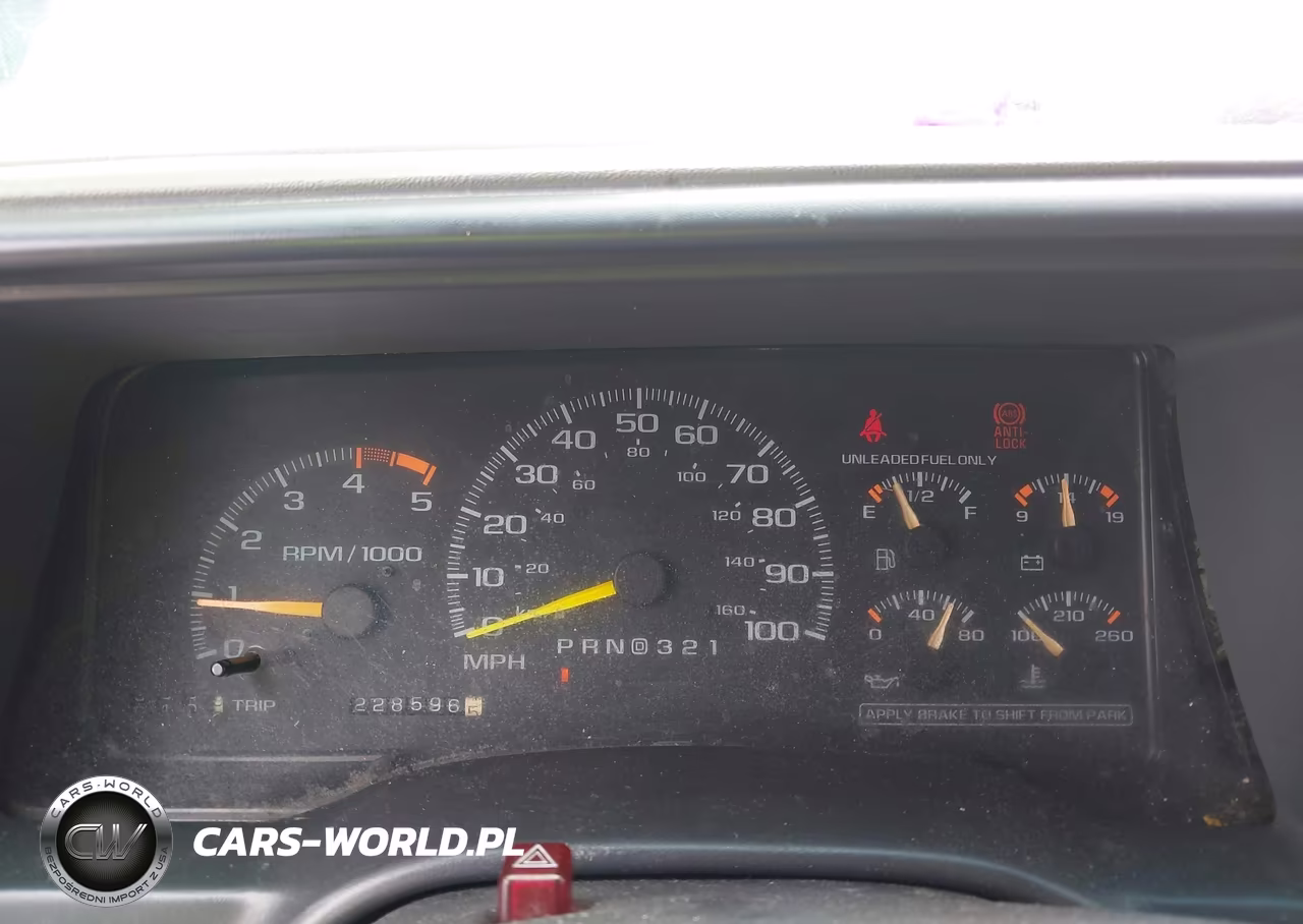 1999 Chevrolet Tahoe VIN:3GNEK18R1XG152715 - 7
