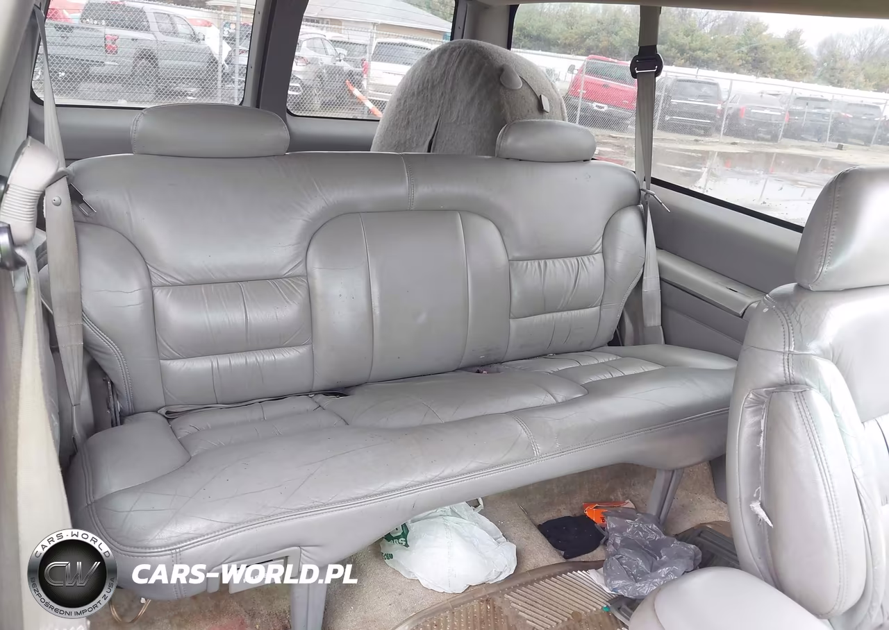 1999 Chevrolet Tahoe VIN:3GNEK18R1XG152715 - 8