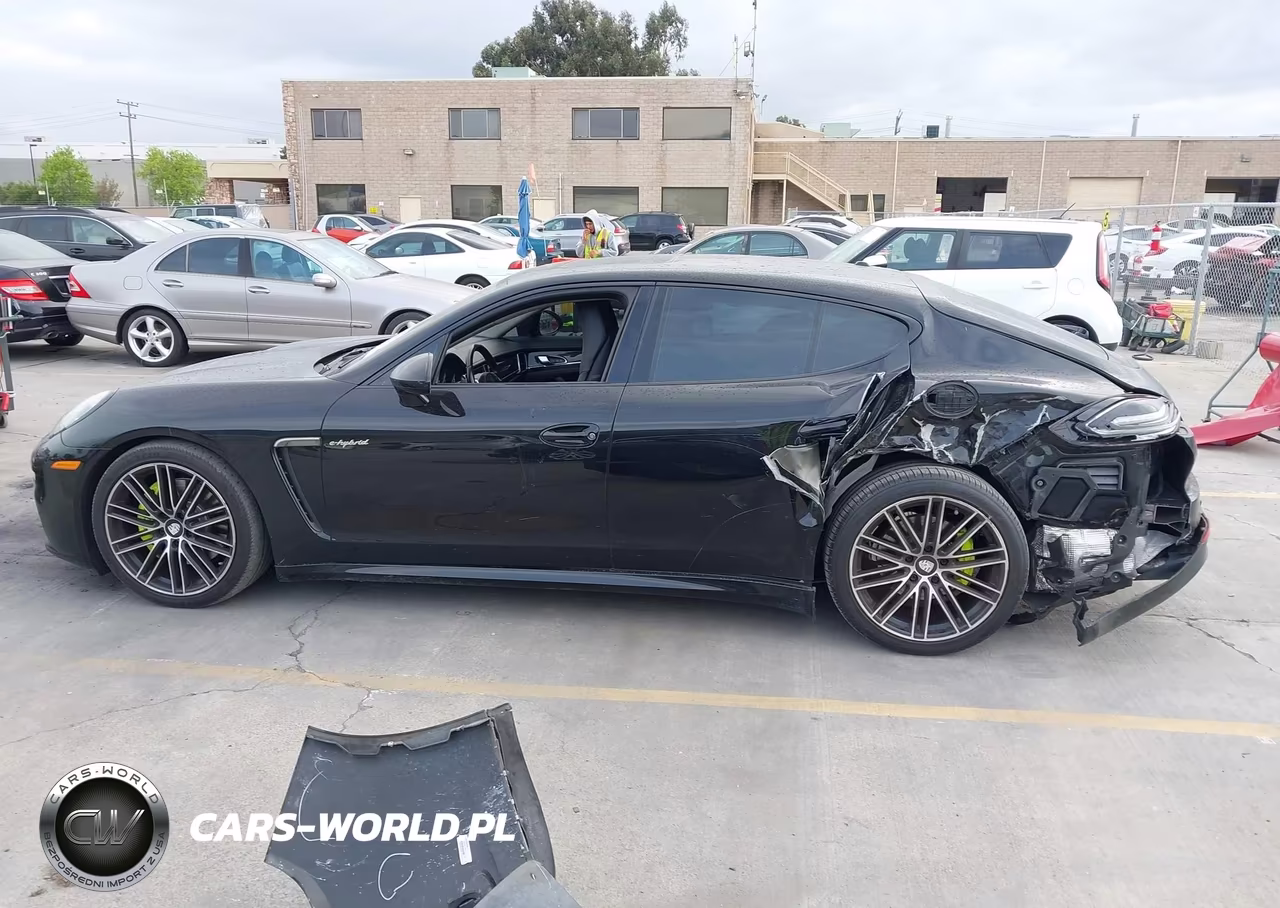 2015 Porsche Panamera E-Hybrid S VIN:WP0AD2A76FL040736 - 14