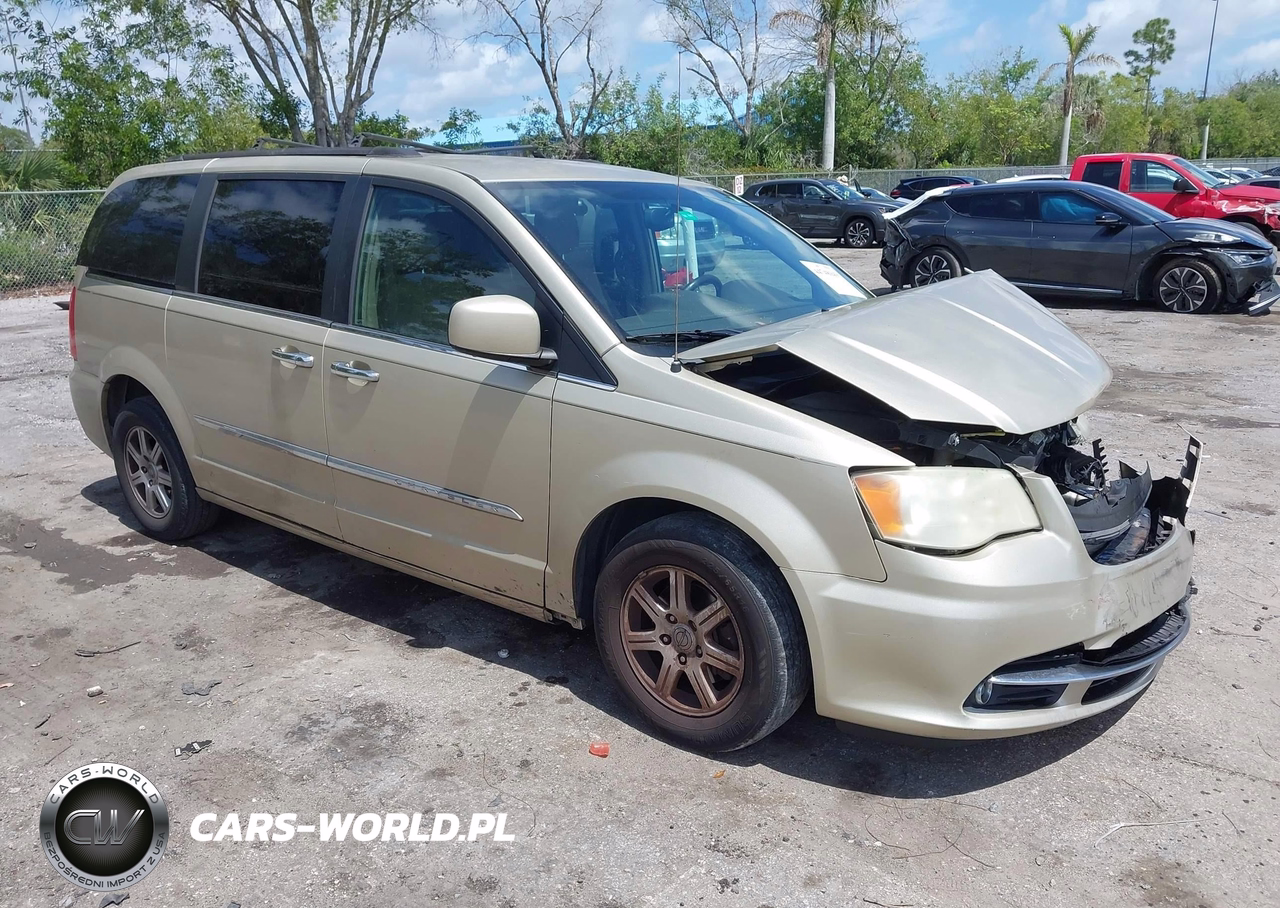 2011 Chrysler Town & Country Touring