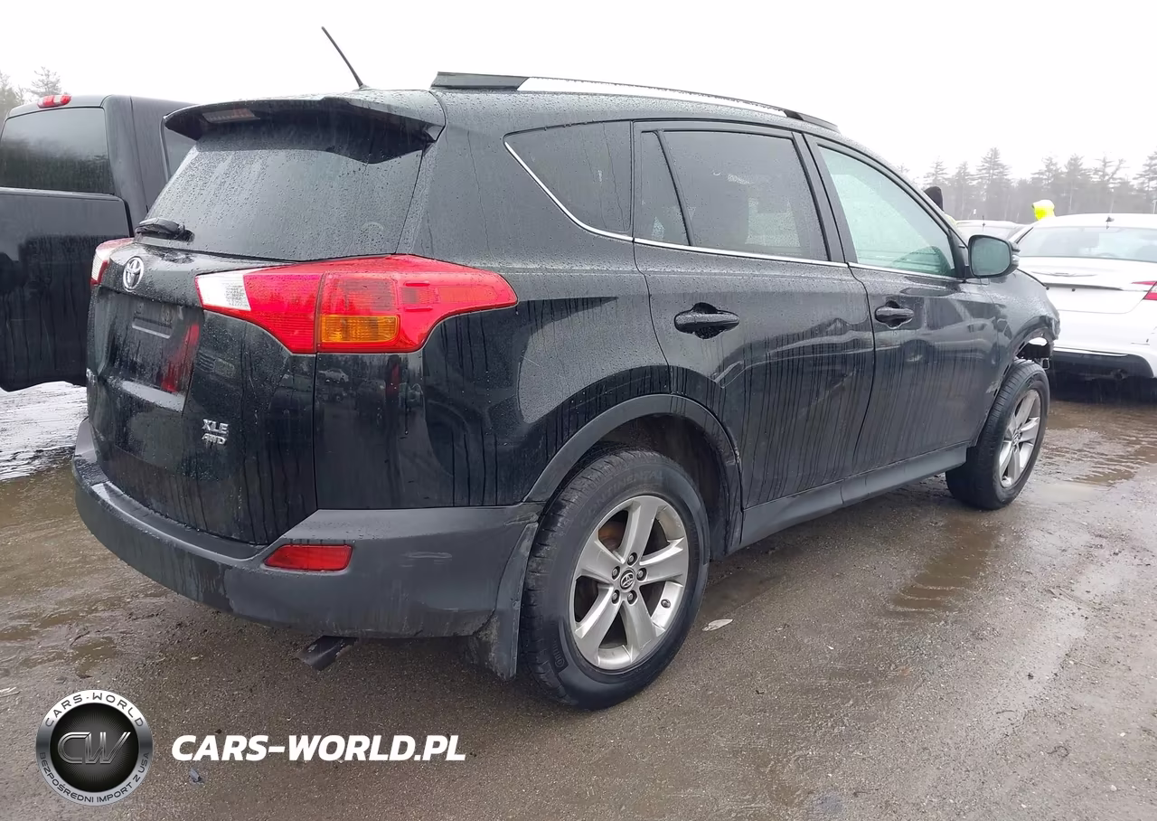 2015 Toyota Rav4 Xle VIN:2T3RFREV3FW387355 - 4