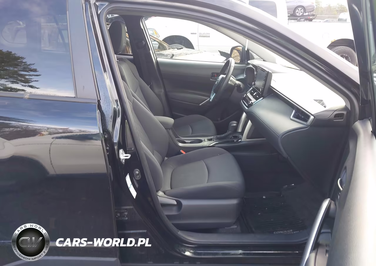 2022 Toyota Corolla Cross Le VIN:7MUBAABG9NV007500 - 5