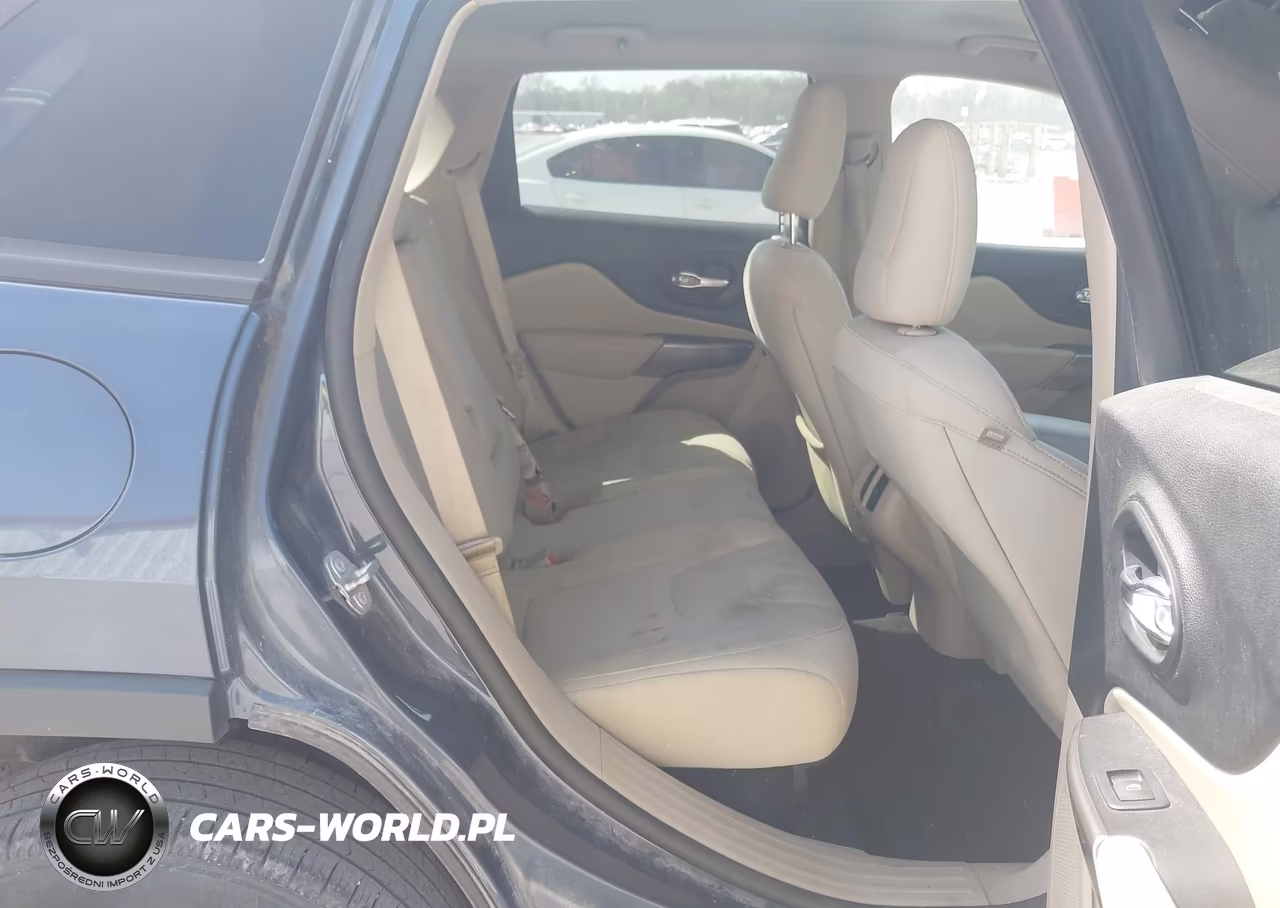 2020 Jeep Cherokee Latitude 4X4 VIN:1C4PJMCB0LD538937 - 8