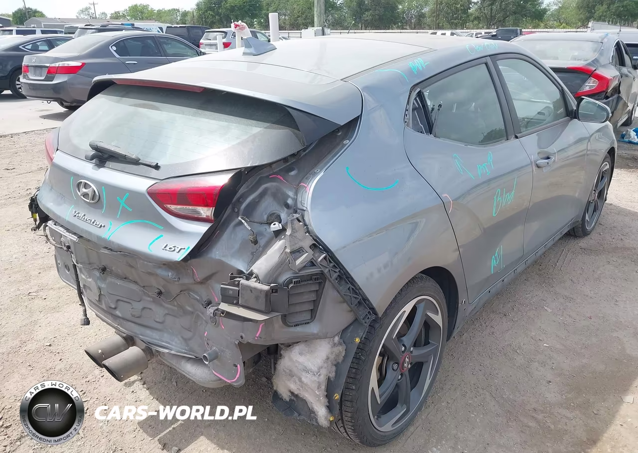 2021 Hyundai Veloster Turbo VIN:KMHTH6AB0MU032711 - 4