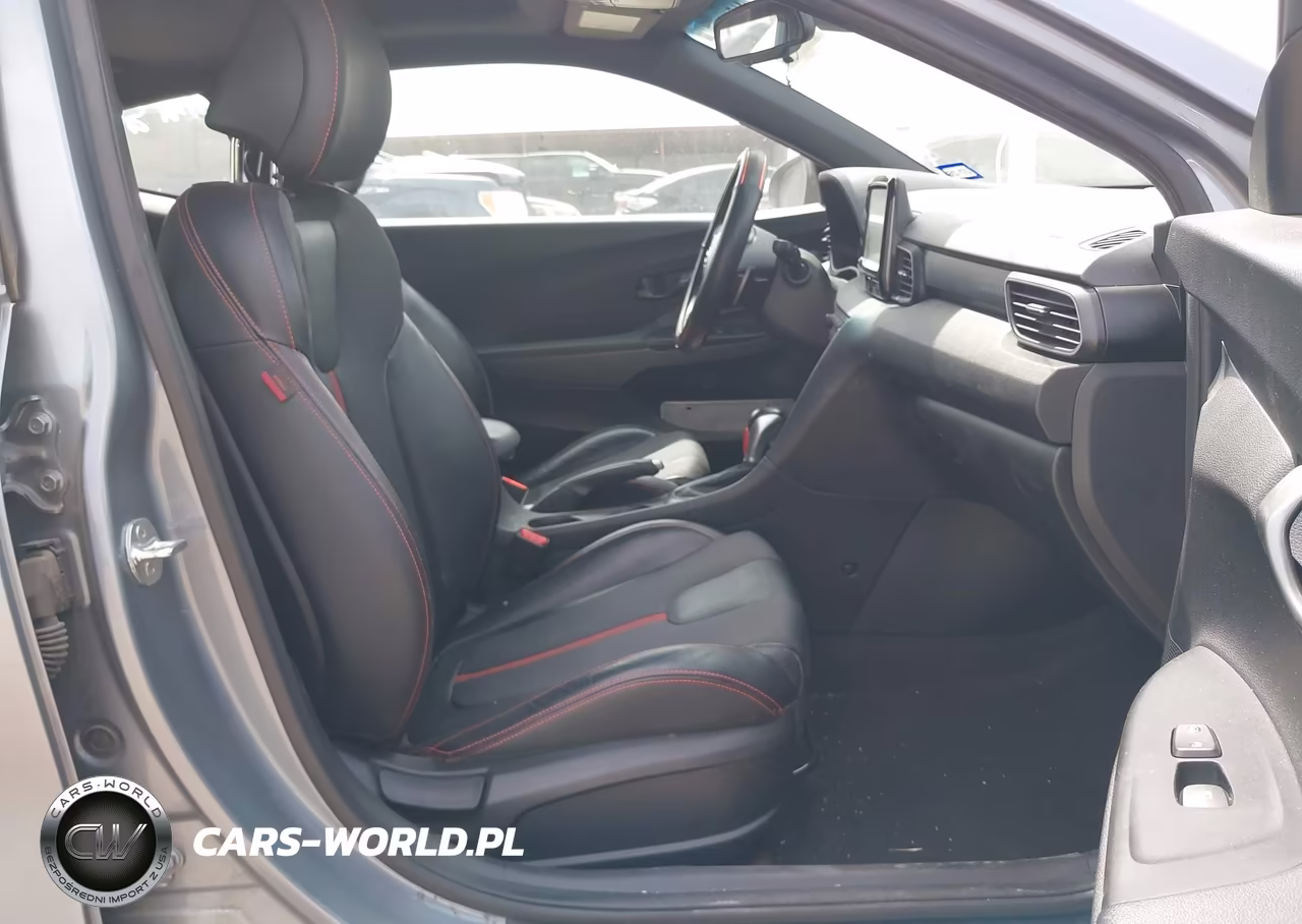 2021 Hyundai Veloster Turbo VIN:KMHTH6AB0MU032711 - 5