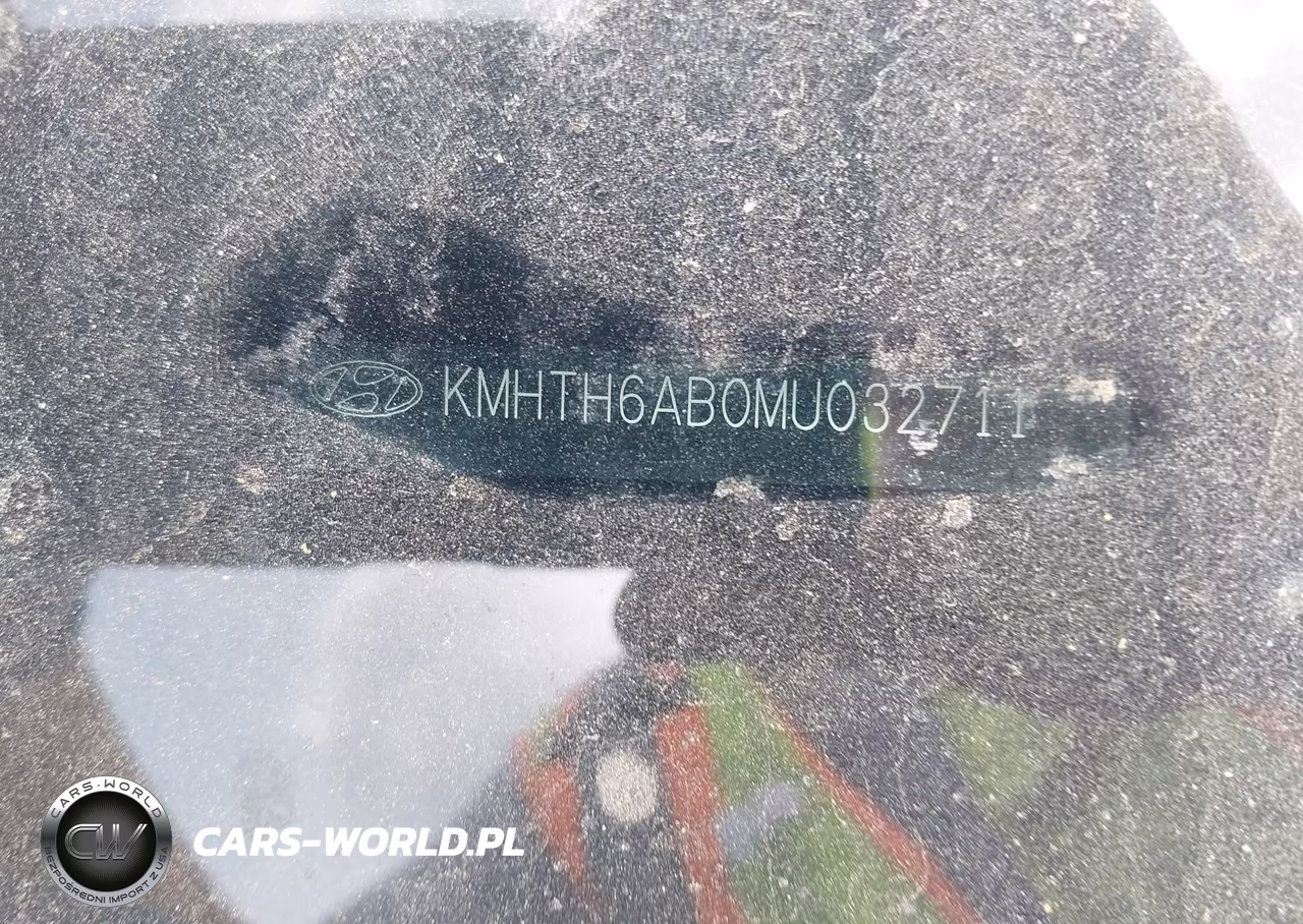 2021 Hyundai Veloster Turbo VIN:KMHTH6AB0MU032711 - 9