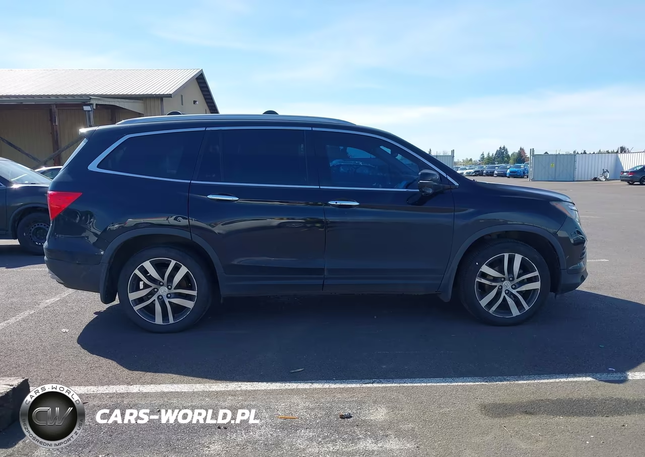 2017 Honda Pilot Touring VIN:5FNYF6H9XHB056547 - 13