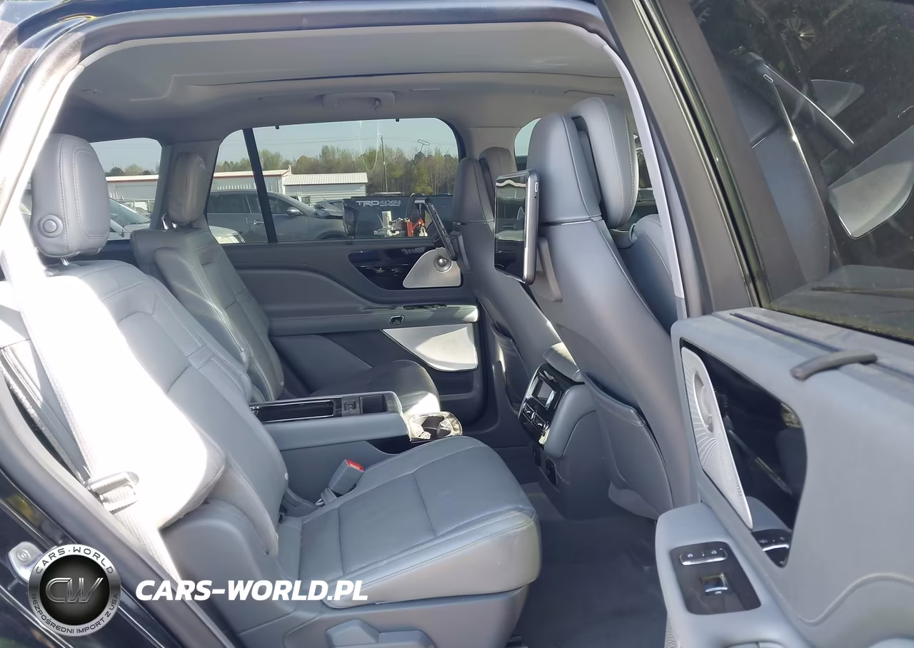 2020 Lincoln Aviator Grand Touring VIN:5LMYJ8XY8LGL26546 - 8