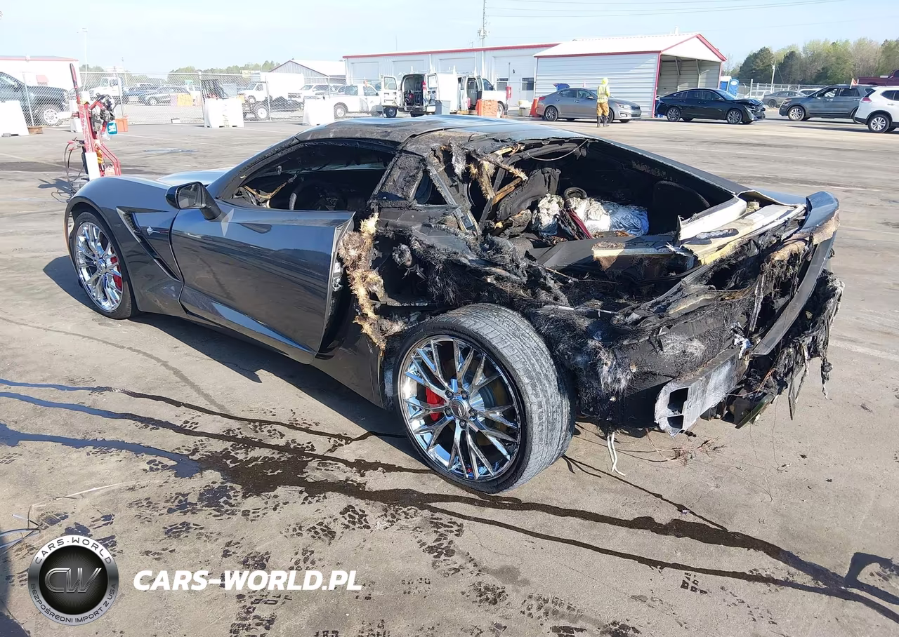 2015 Chevrolet Corvette Stingray VIN:1G1YB2D78F5121539 - 3
