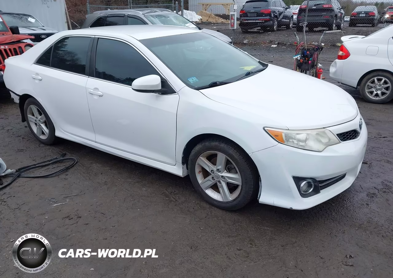 2014 Toyota Camry Se – zdjęcie 1 z 17