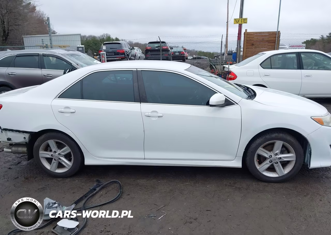 2014 Toyota Camry Se VIN:4T1BF1FK7EU443554 - 14