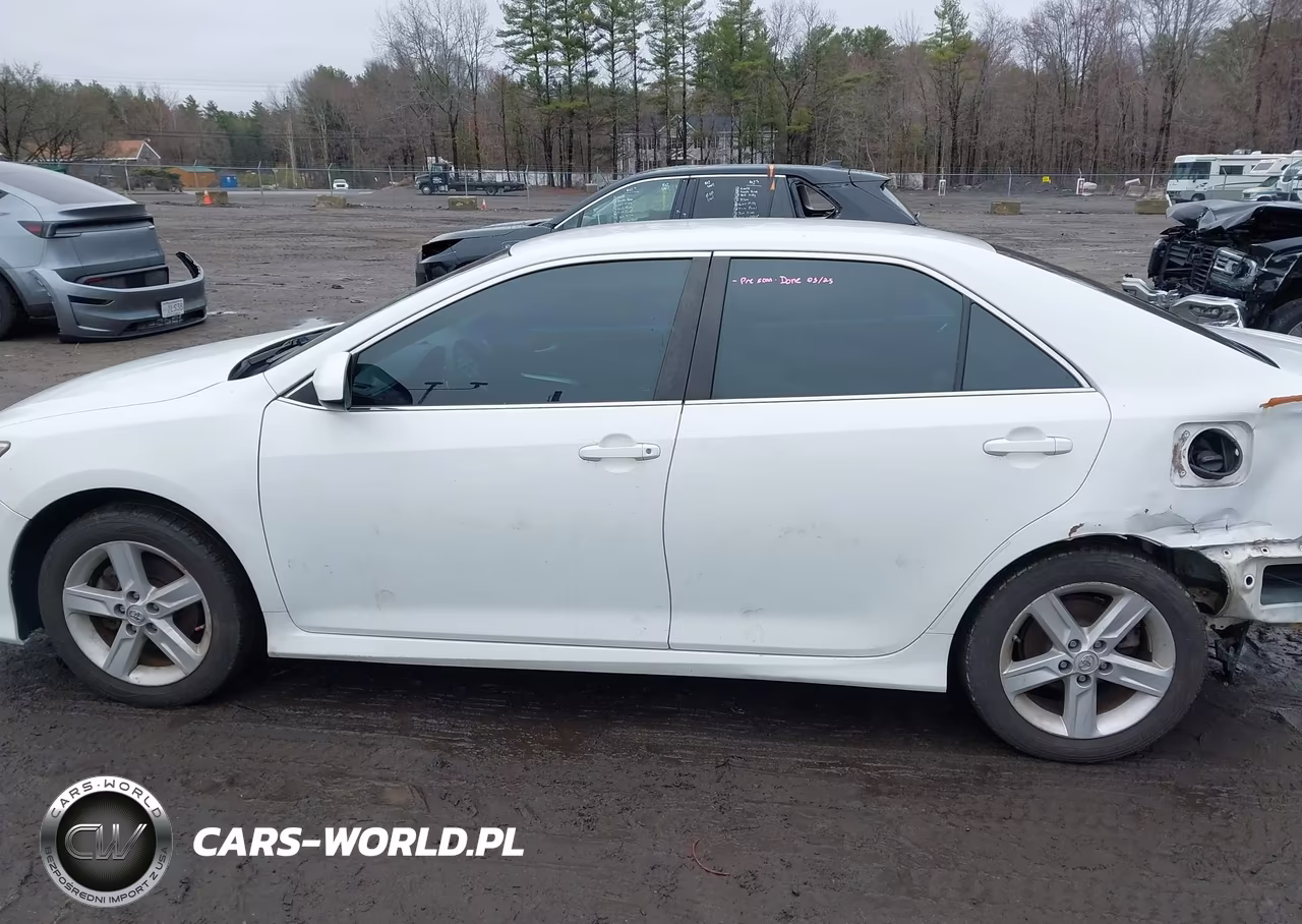 2014 Toyota Camry Se VIN:4T1BF1FK7EU443554 - 15
