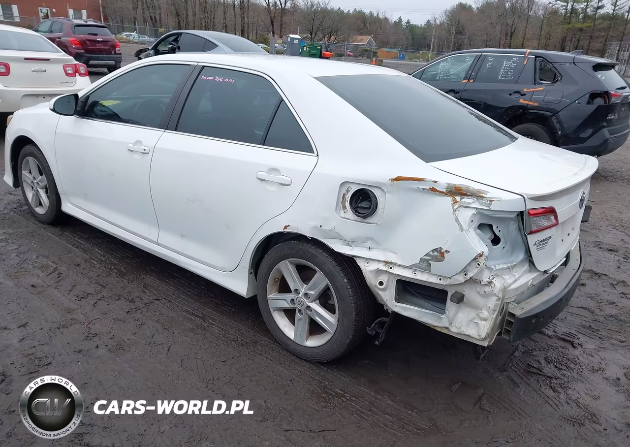 2014 Toyota Camry Se VIN:4T1BF1FK7EU443554 - 3