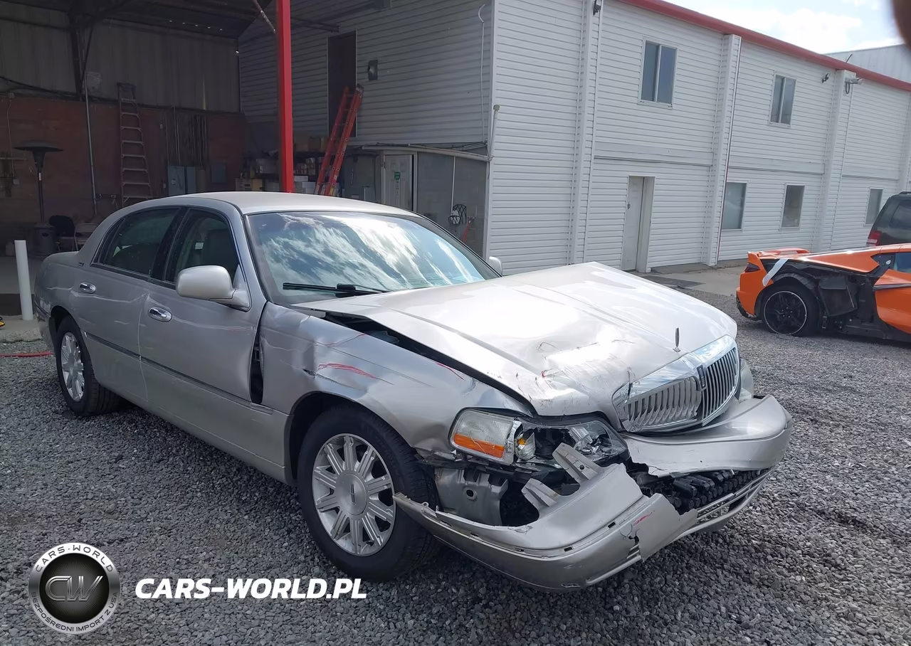 2011 Lincoln Town Car Signature Limited – zdjęcie 1 z 16