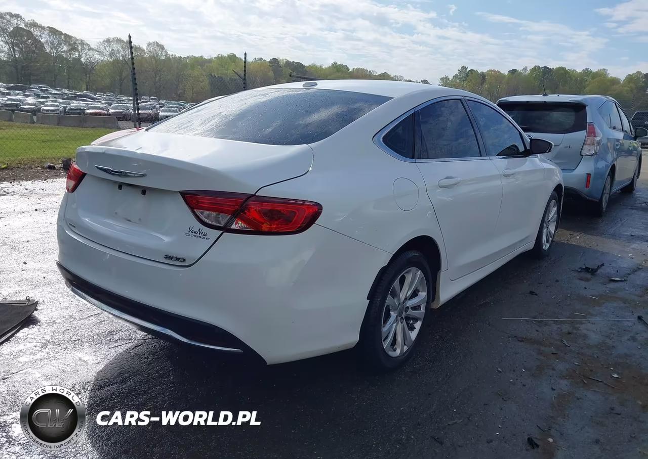 2015 Chrysler 200 Limited VIN:1C3CCCAB9FN684777 - 4