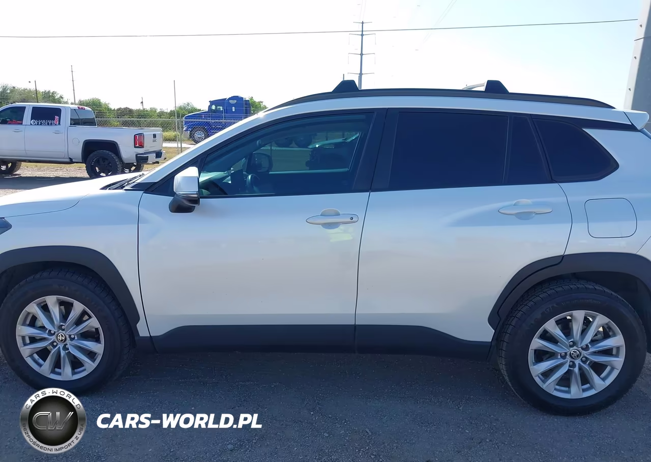 2022 Toyota Corolla Cross Le VIN:7MUCAAAG0NV017404 - 14