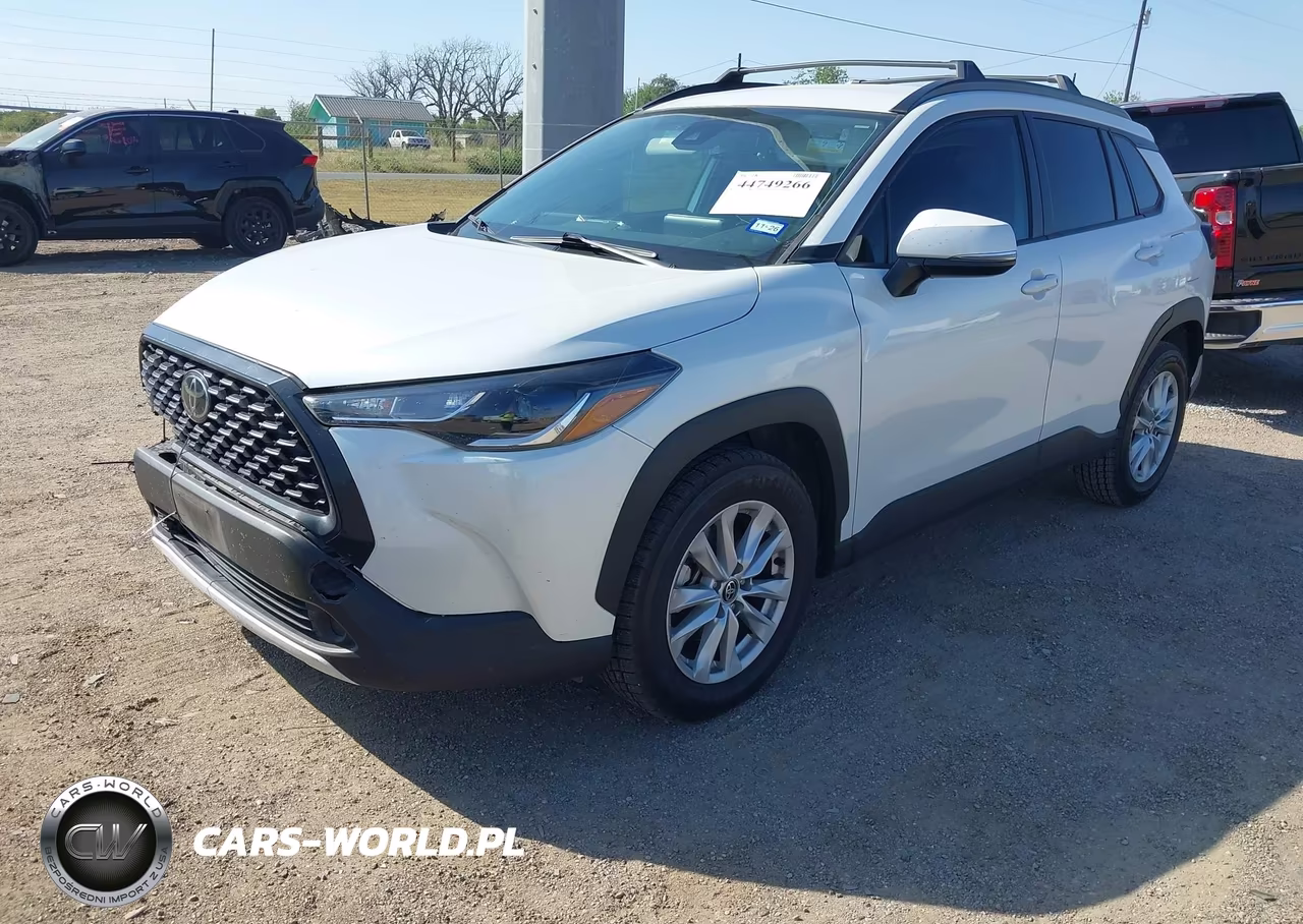 2022 Toyota Corolla Cross Le VIN:7MUCAAAG0NV017404 - 2