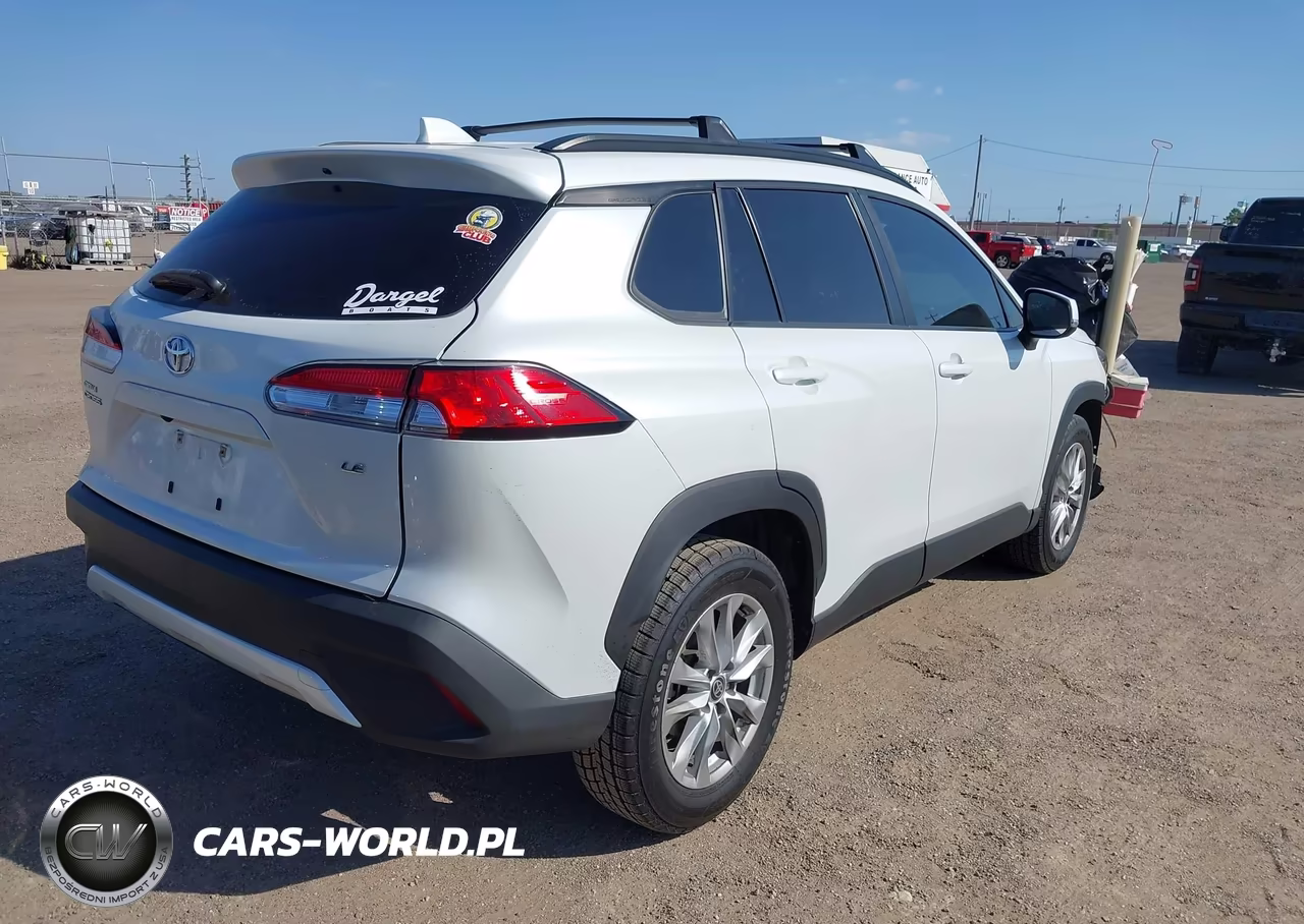 2022 Toyota Corolla Cross Le VIN:7MUCAAAG0NV017404 - 4
