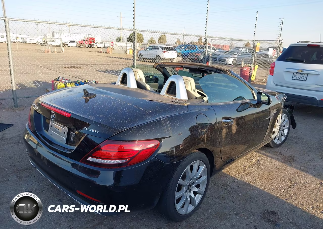 2017 Mercedes-Benz Slc 300 VIN:WDDPK3JA8HF144086 - 4