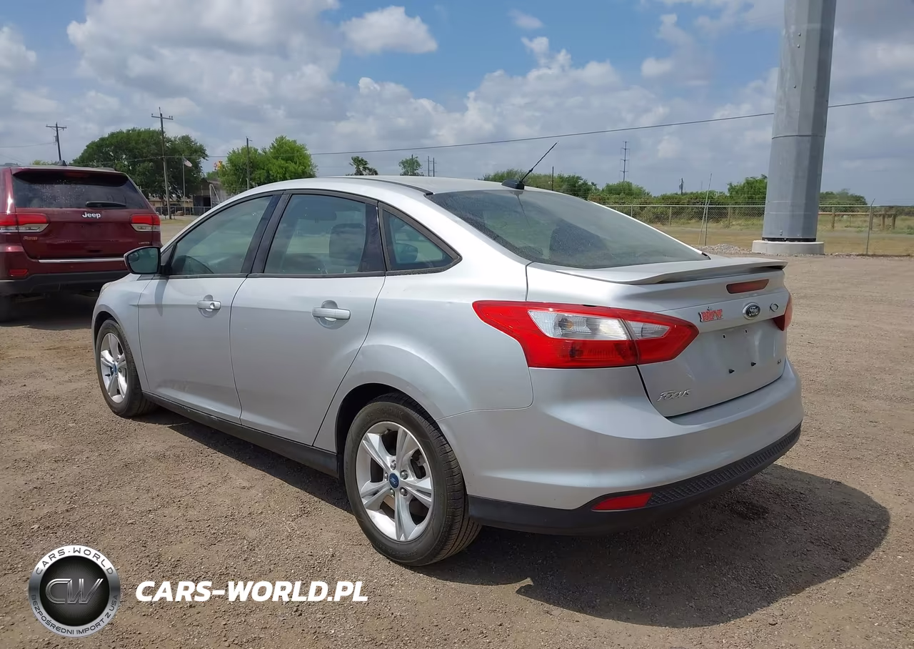2012 Ford Focus Se VIN:1FAHP3F28CL273088 - 3