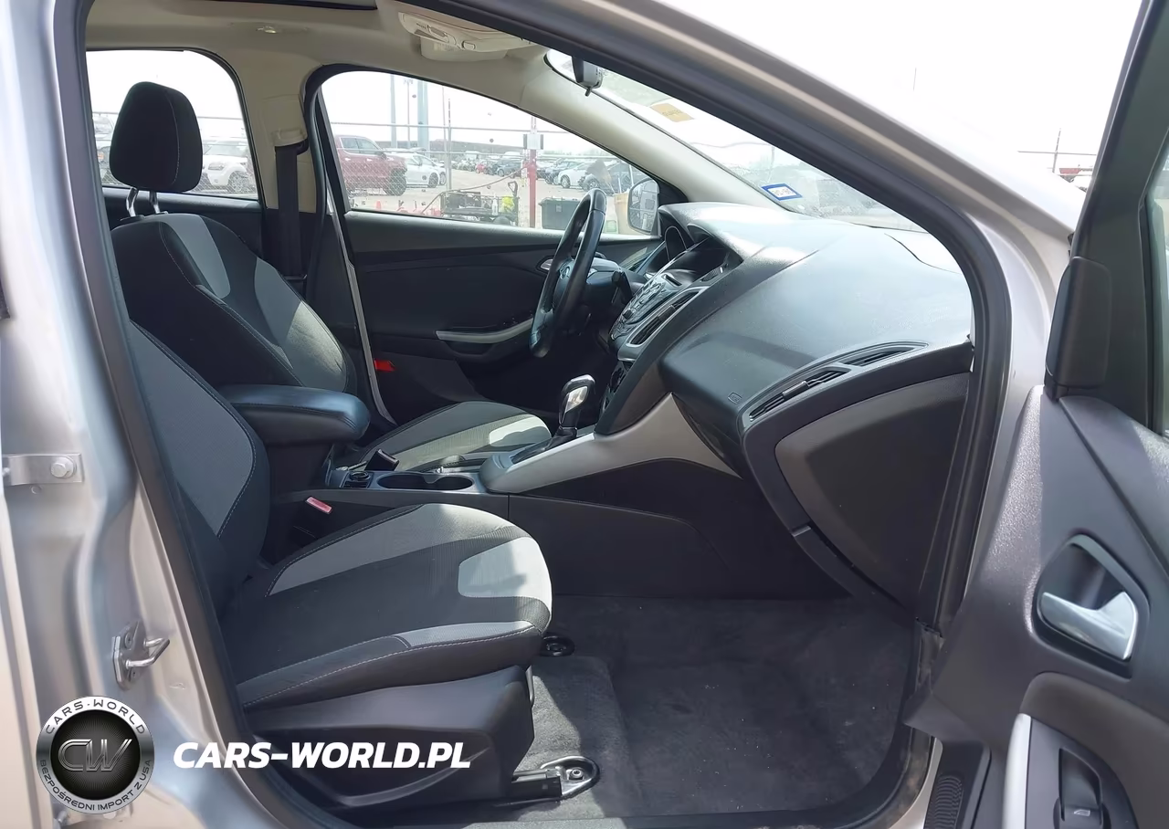 2012 Ford Focus Se VIN:1FAHP3F28CL273088 - 5