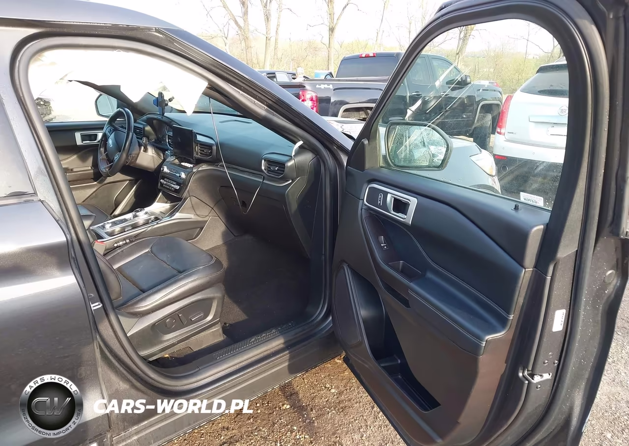 2020 Ford Explorer Xlt VIN:1FMSK8DH7LGA69468 - 5