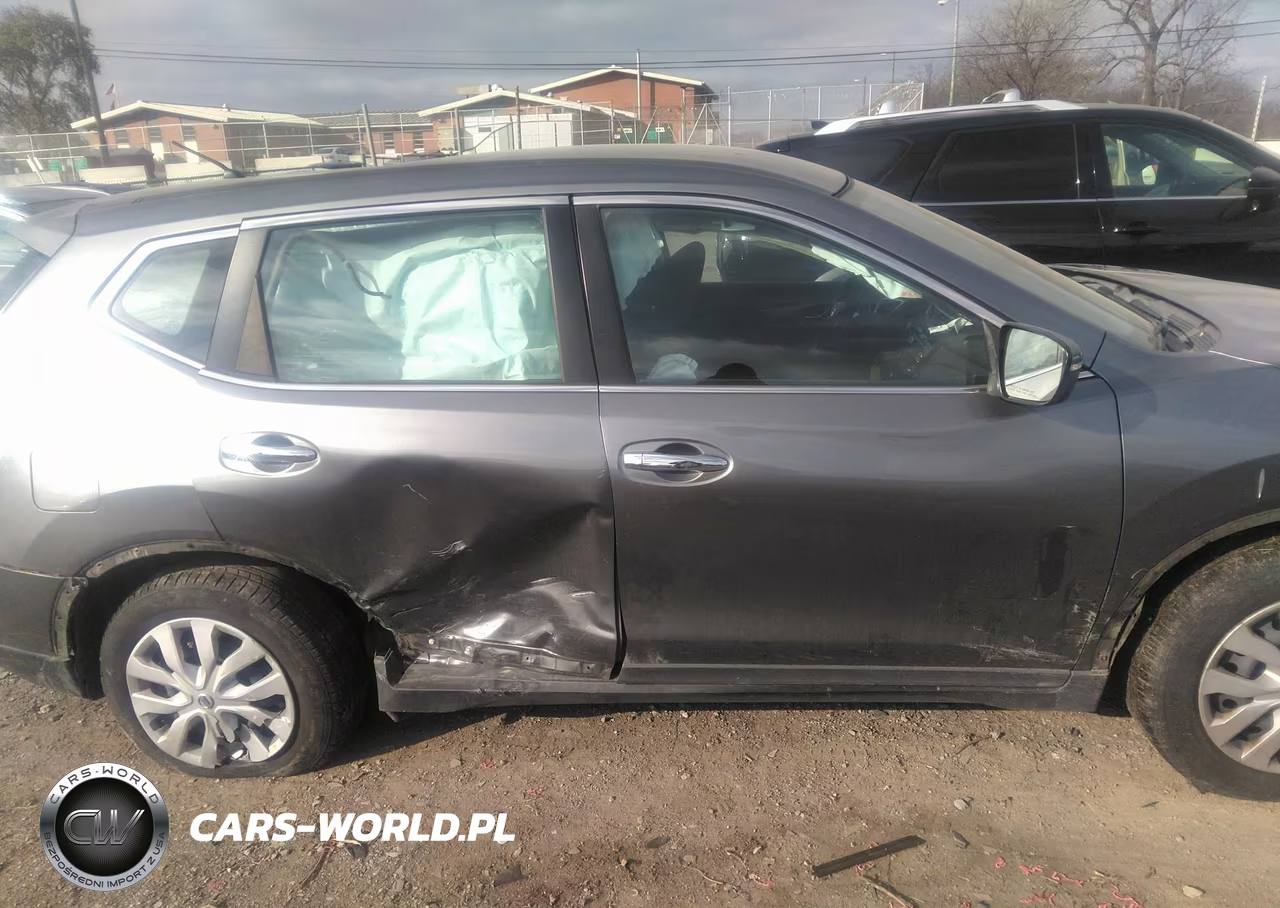 2015 Nissan Rogue S VIN:KNMAT2MV8FP509878 - 13