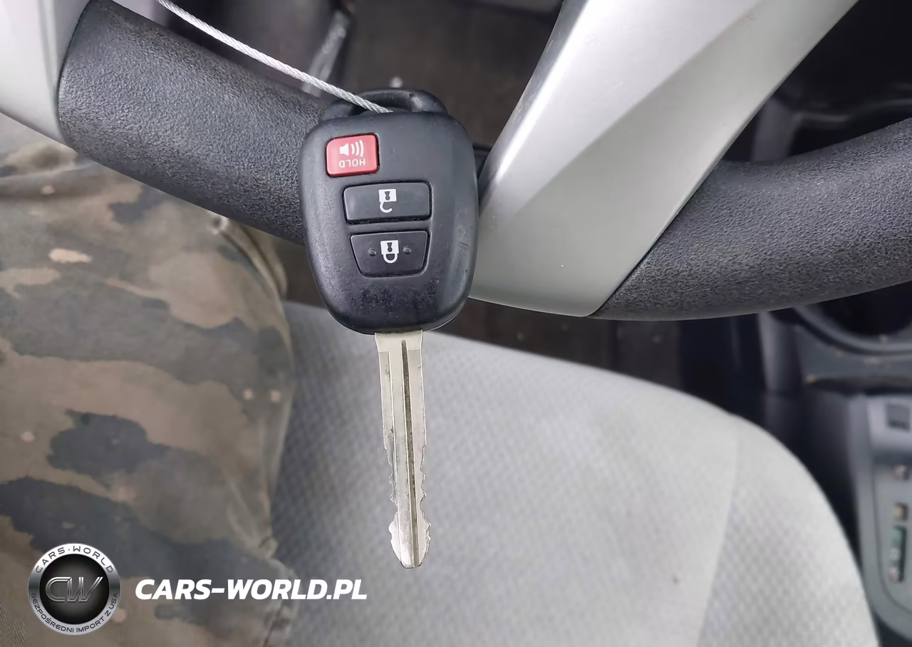 2016 Toyota Prius C One VIN:JTDKDTB30G1120973 - 11