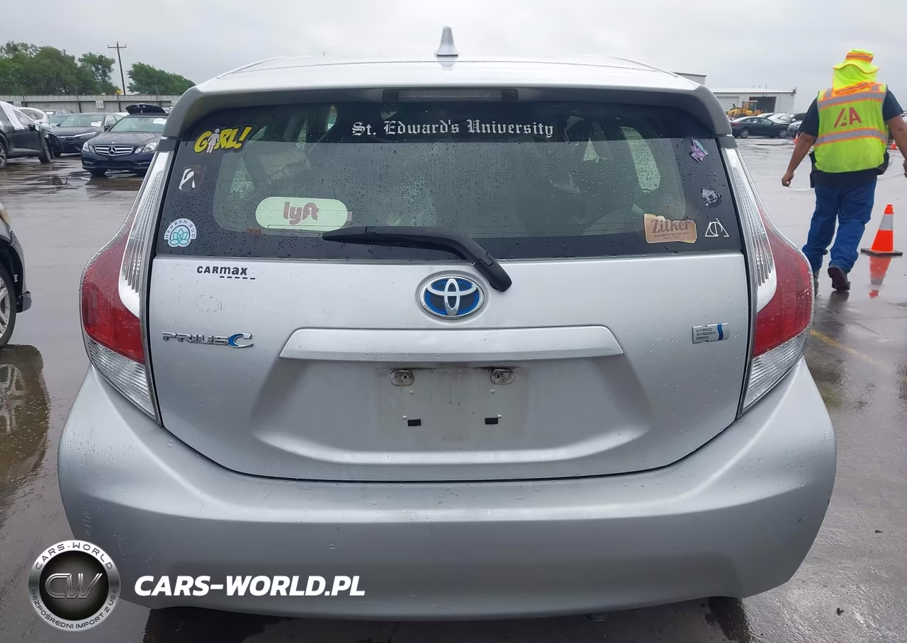 2016 Toyota Prius C One VIN:JTDKDTB30G1120973 - 17