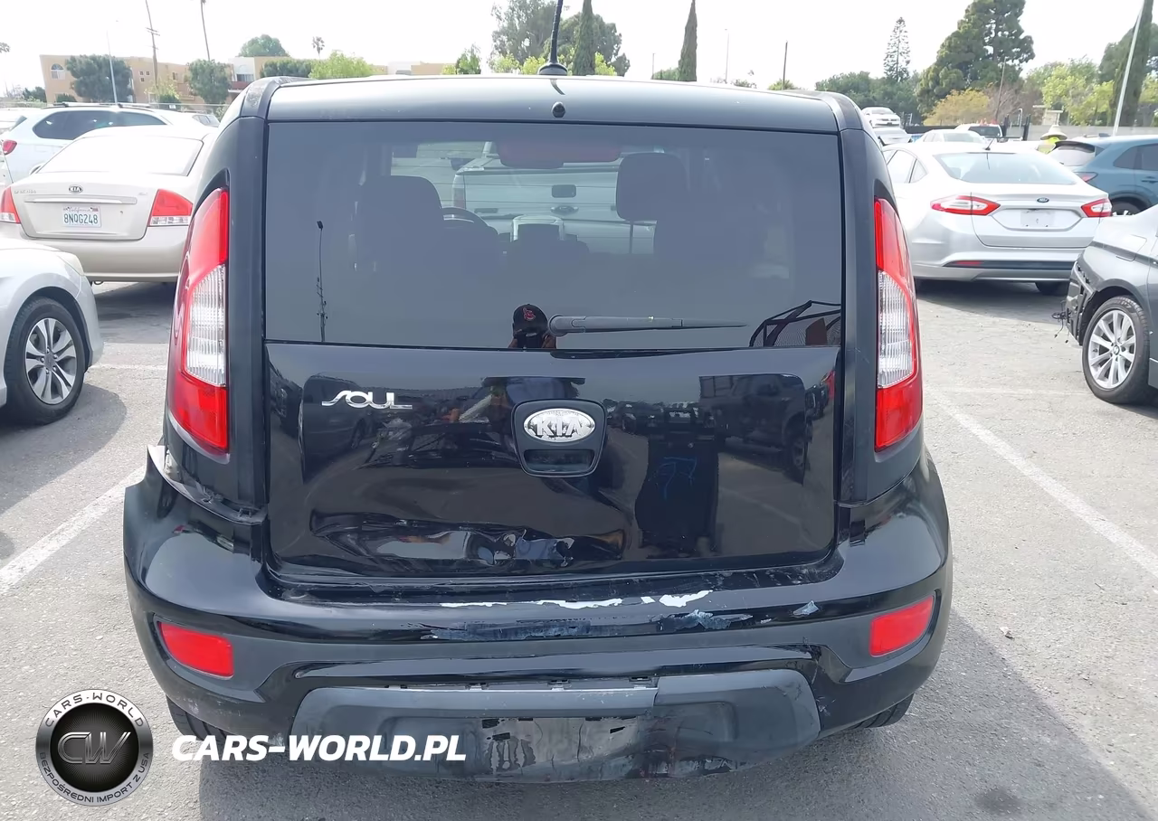 2013 Kia Soul + VIN:KNDJT2A6XD7583698 - 16