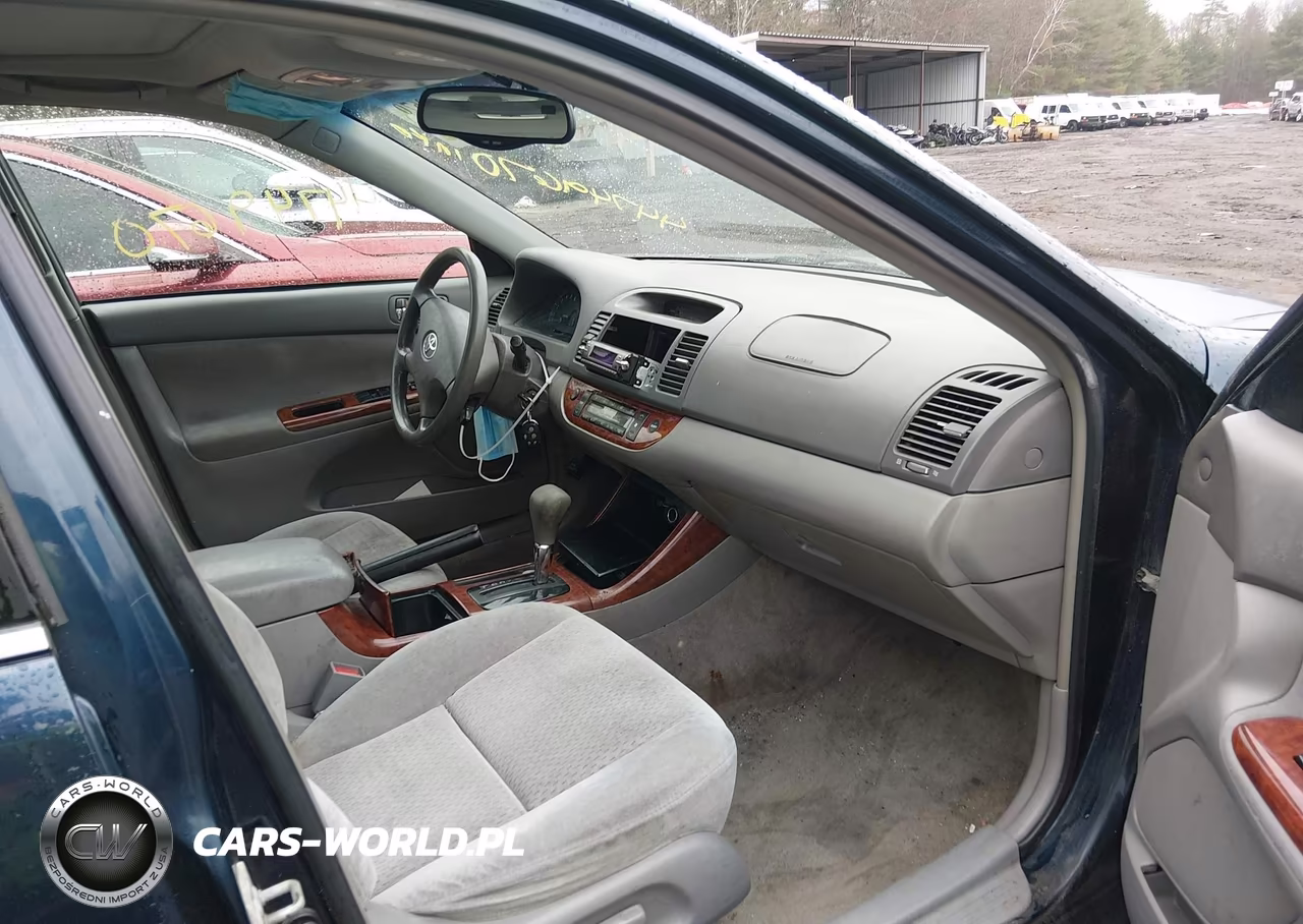 2003 Toyota Camry Xle VIN:4T1BE30K43U153079 - 5