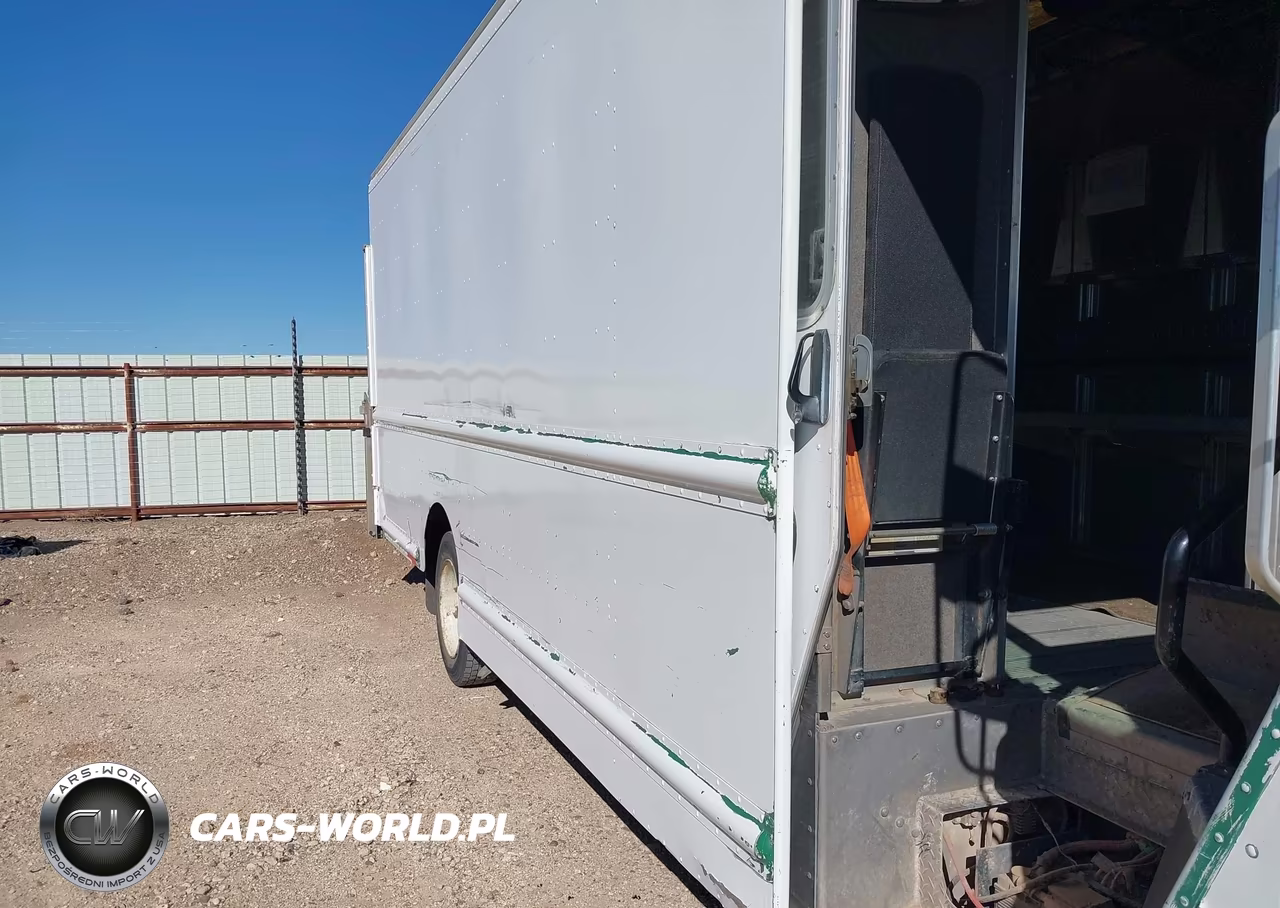 2010 Freightliner Chassis M Line Walk-In Van VIN:4UZAAPDU8ACAS1698 - 11