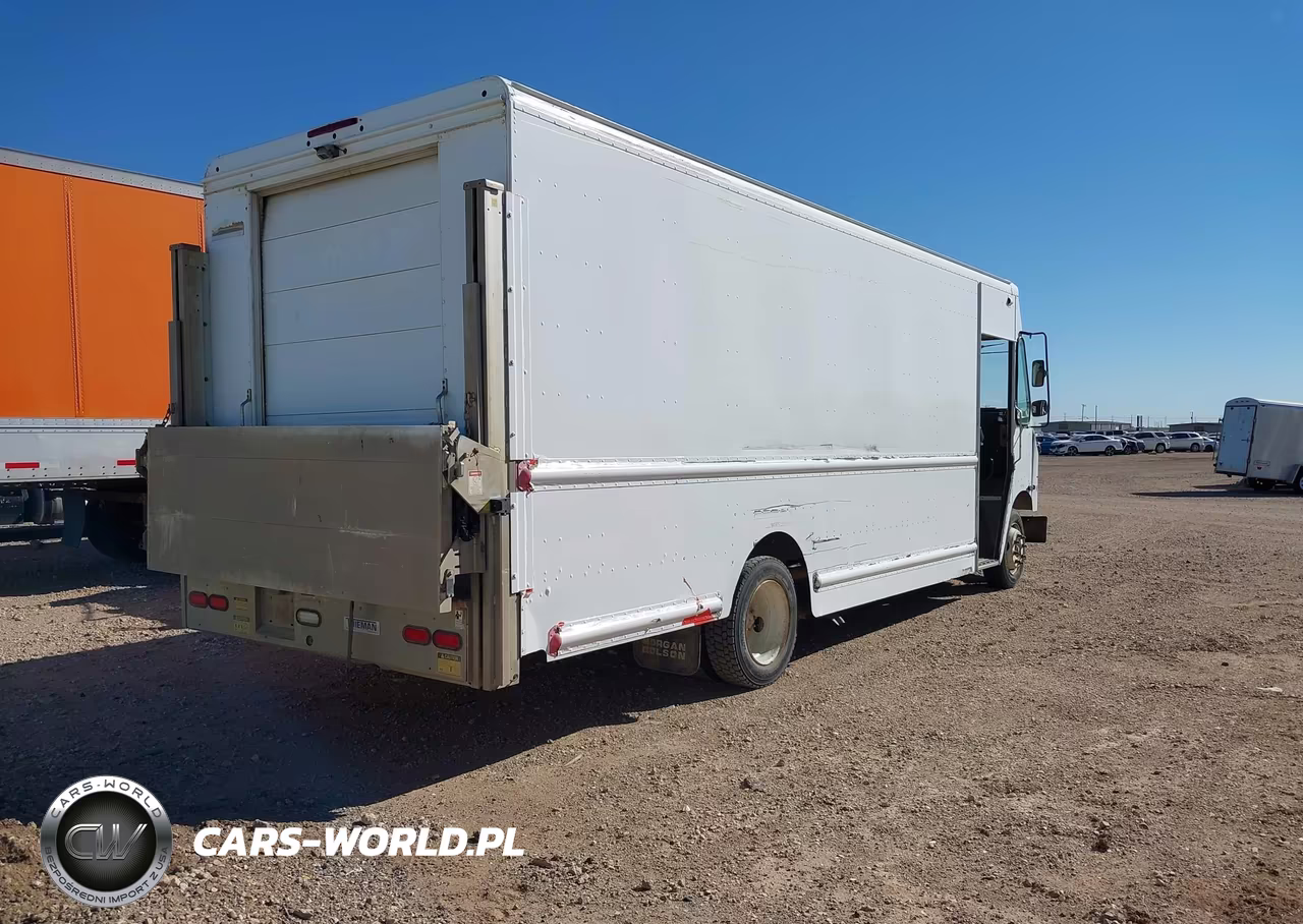 2010 Freightliner Chassis M Line Walk-In Van VIN:4UZAAPDU8ACAS1698 - 4