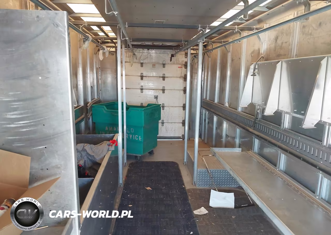 2010 Freightliner Chassis M Line Walk-In Van VIN:4UZAAPDU8ACAS1698 - 7