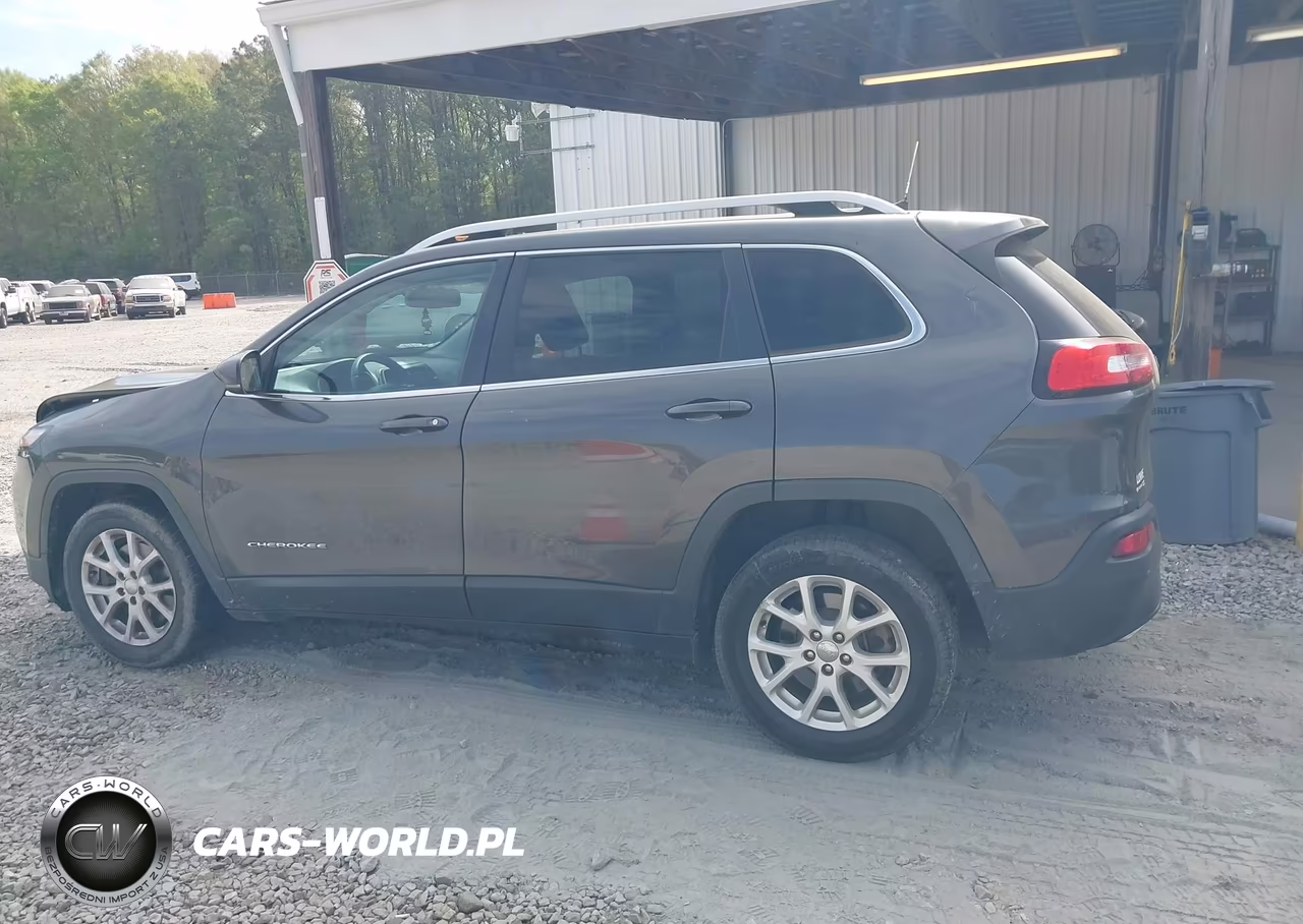 2016 Jeep Cherokee Latitude VIN:1C4PJLCS6GW312552 - 14