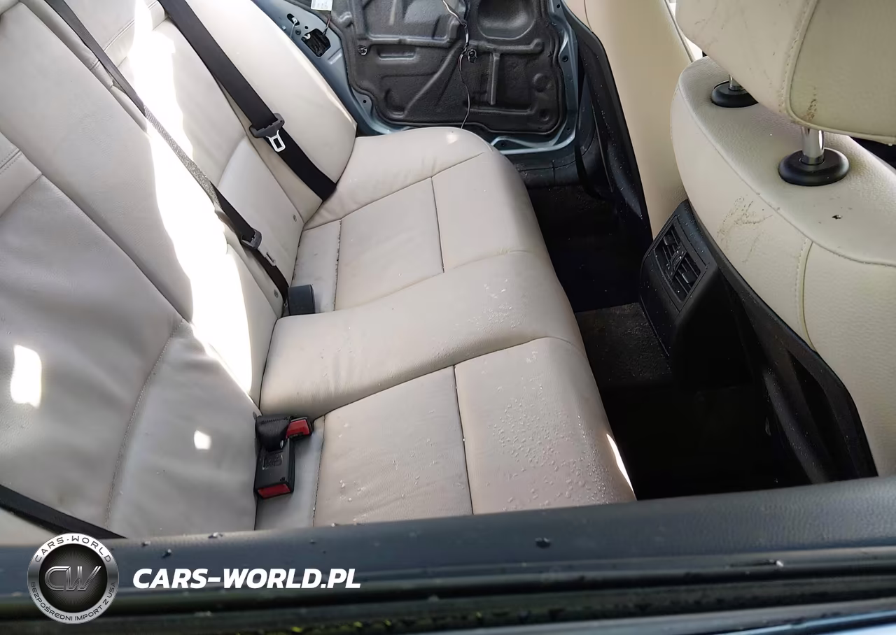 2011 BMW 328I VIN:WBAPH7G53BNN06636 - 8