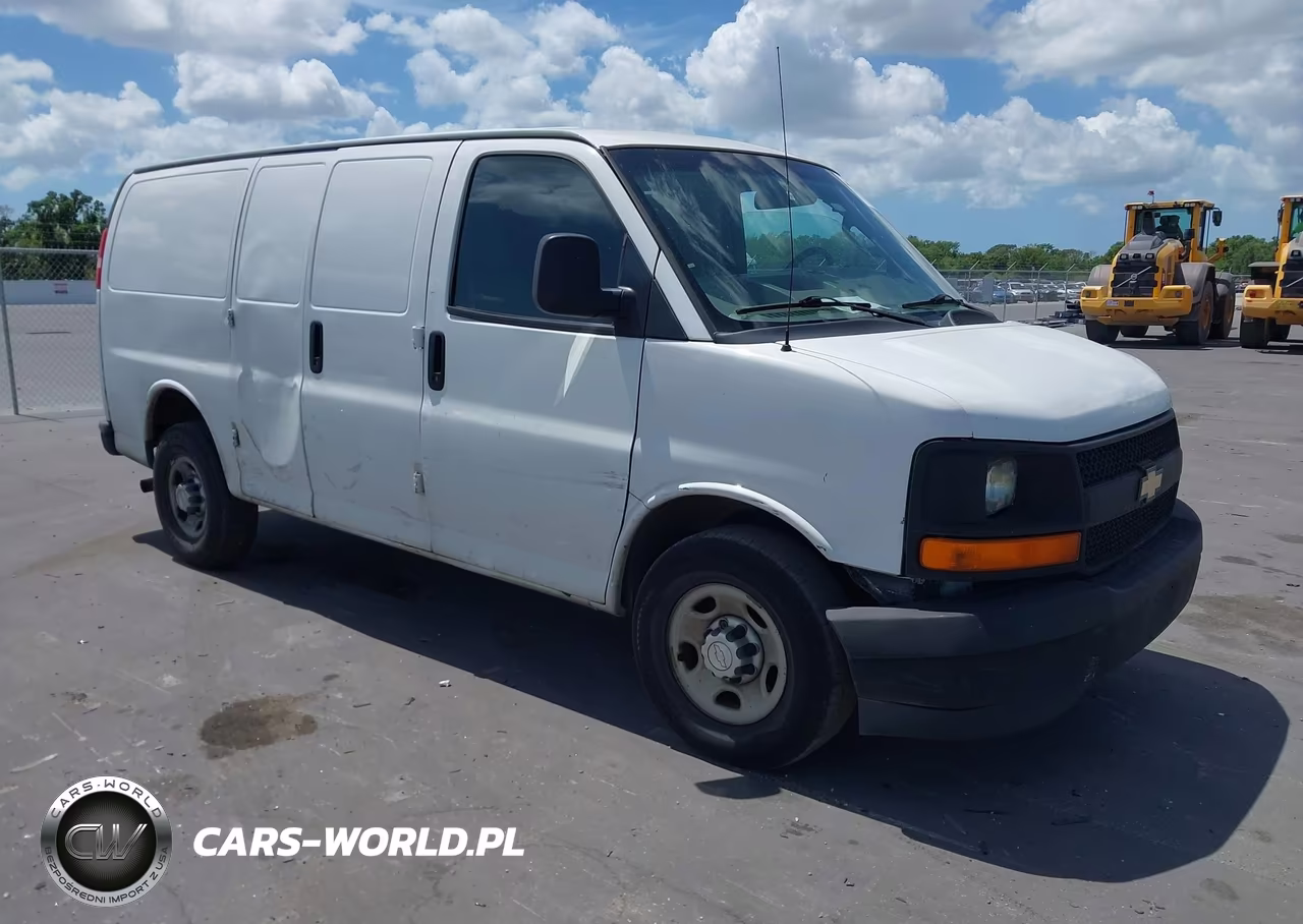 2017 Chevrolet Express 2500 Work Van – zdjęcie 1 z 17