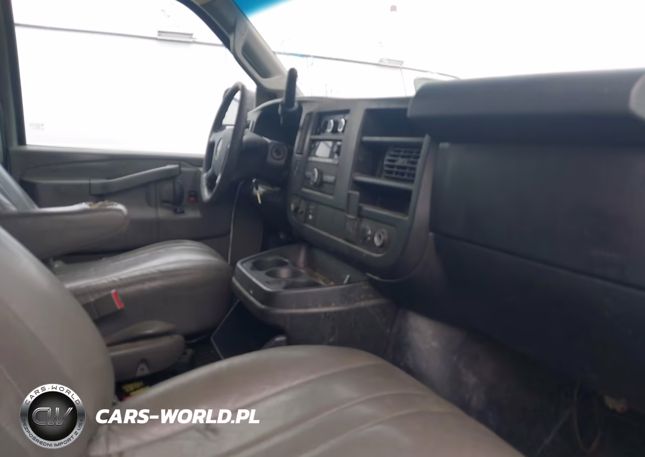 2016 Chevrolet Express 2500 Work Van VIN:1GCWGAFF1G1126086 - 5
