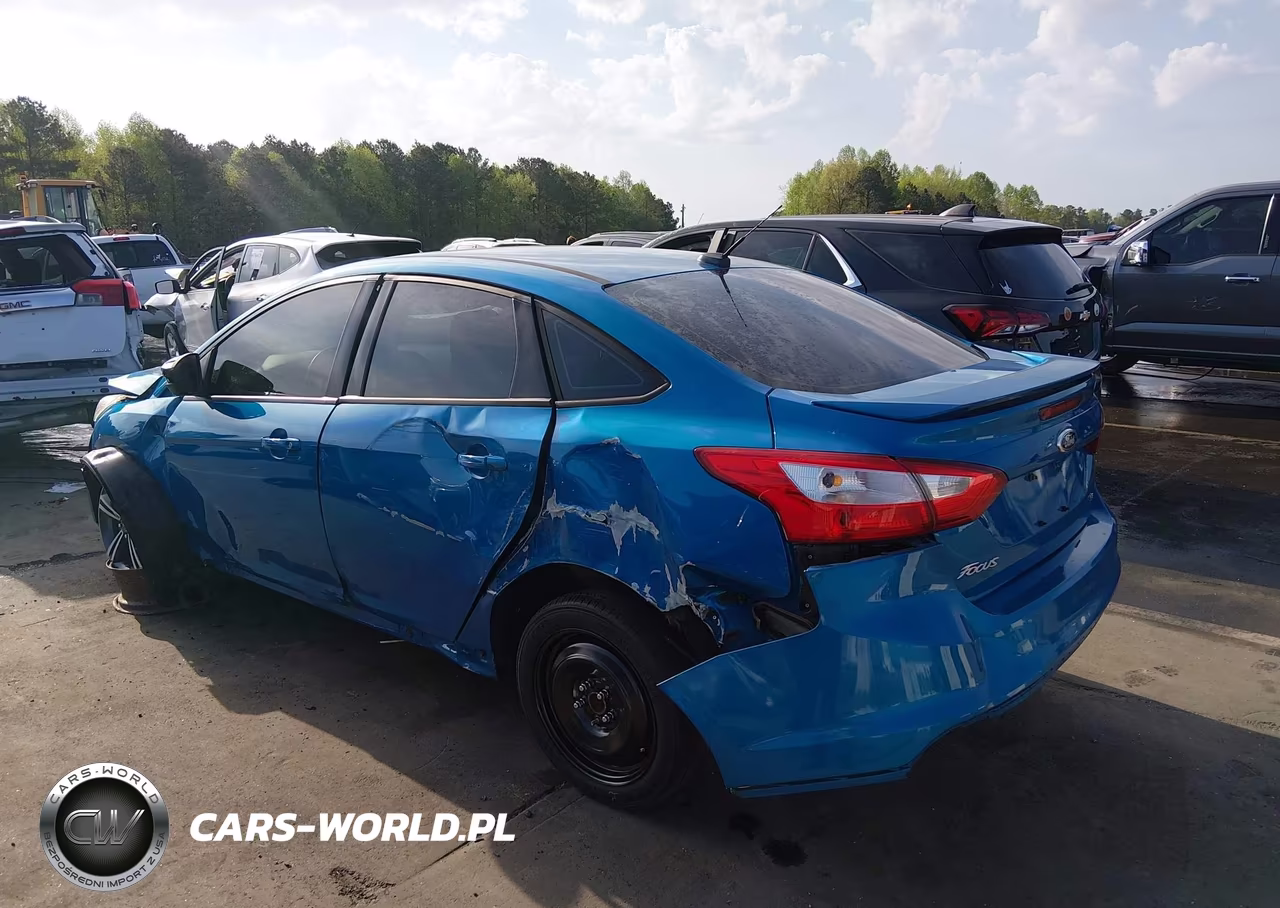 2012 Ford Focus Se VIN:1FAHP3F26CL258007 - 3