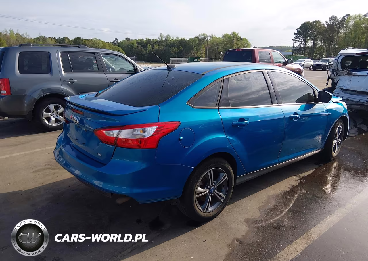 2012 Ford Focus Se VIN:1FAHP3F26CL258007 - 4