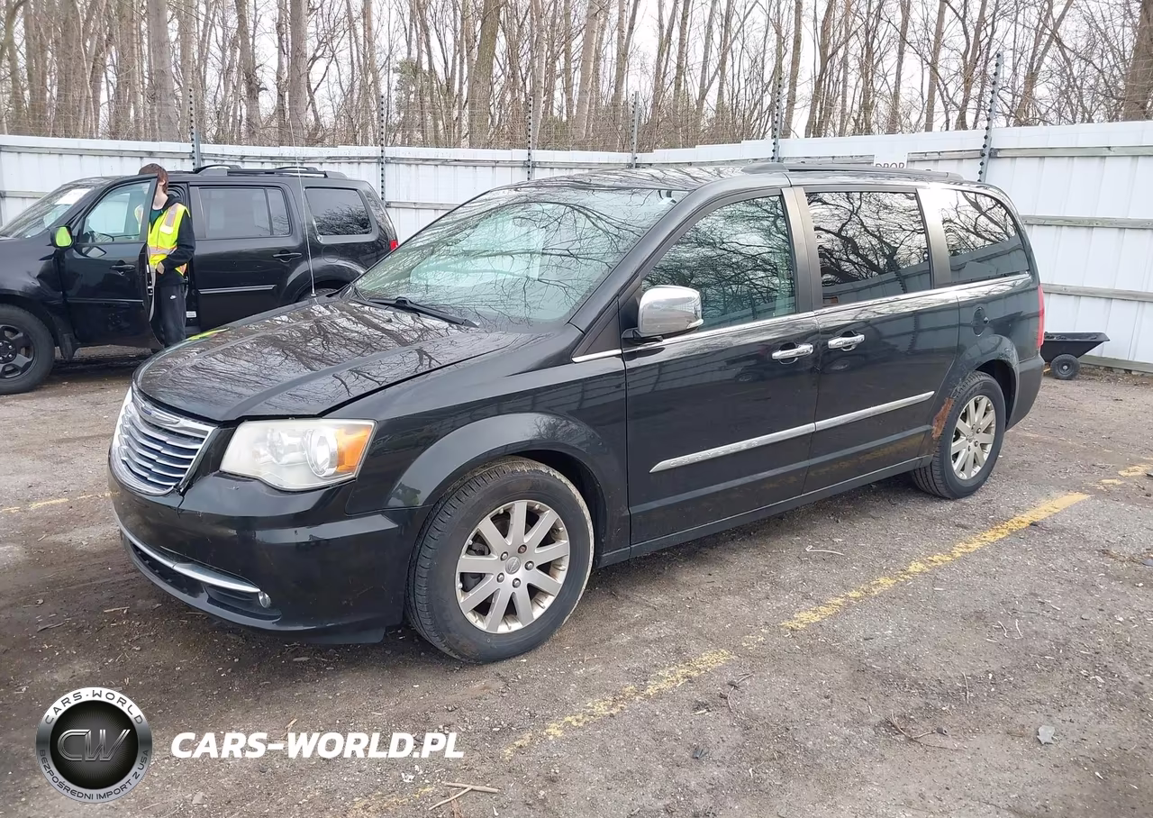 2011 Chrysler Town & Country Touring-L VIN:2A4RR8DG2BR745158 - 2