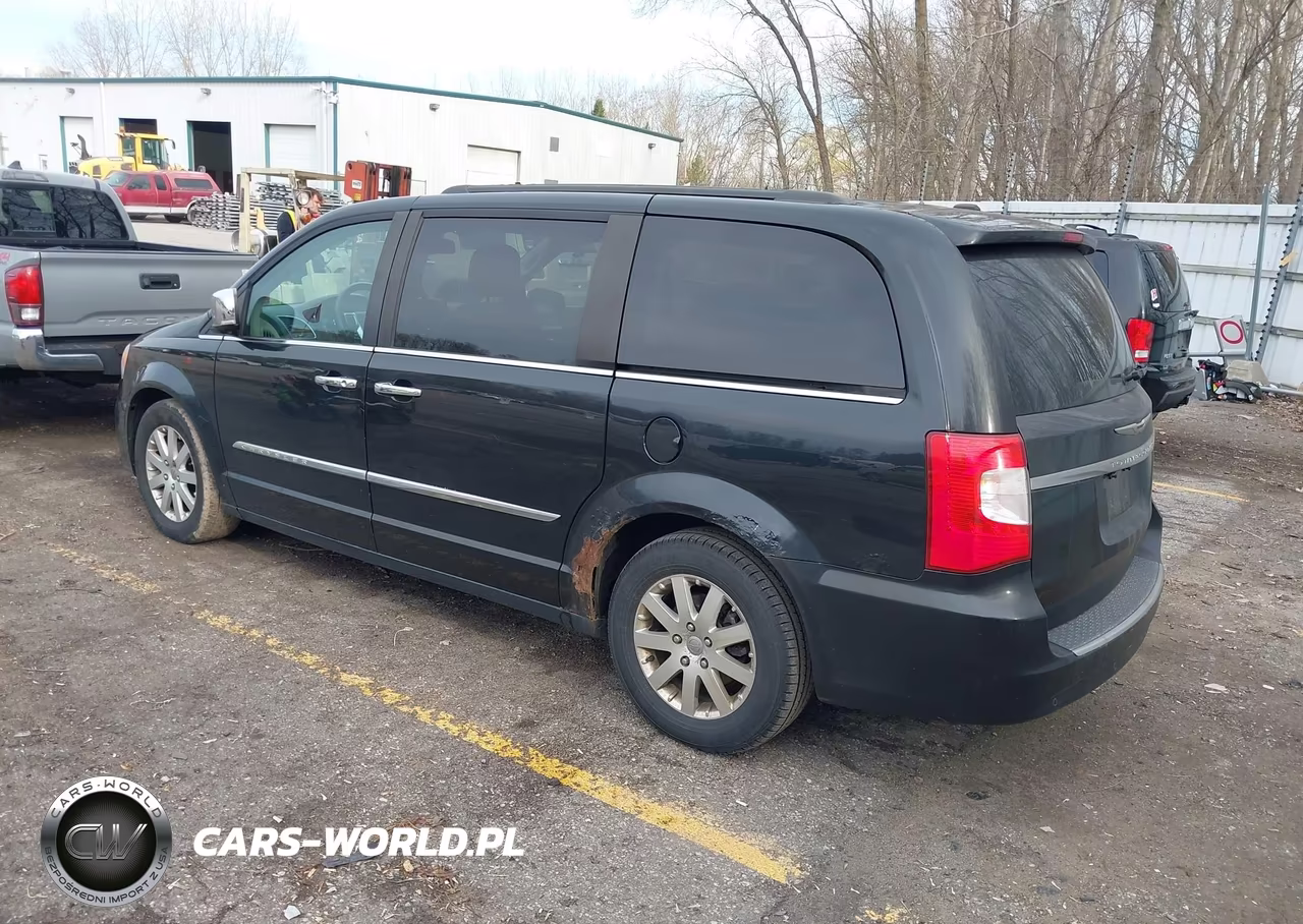 2011 Chrysler Town & Country Touring-L VIN:2A4RR8DG2BR745158 - 3