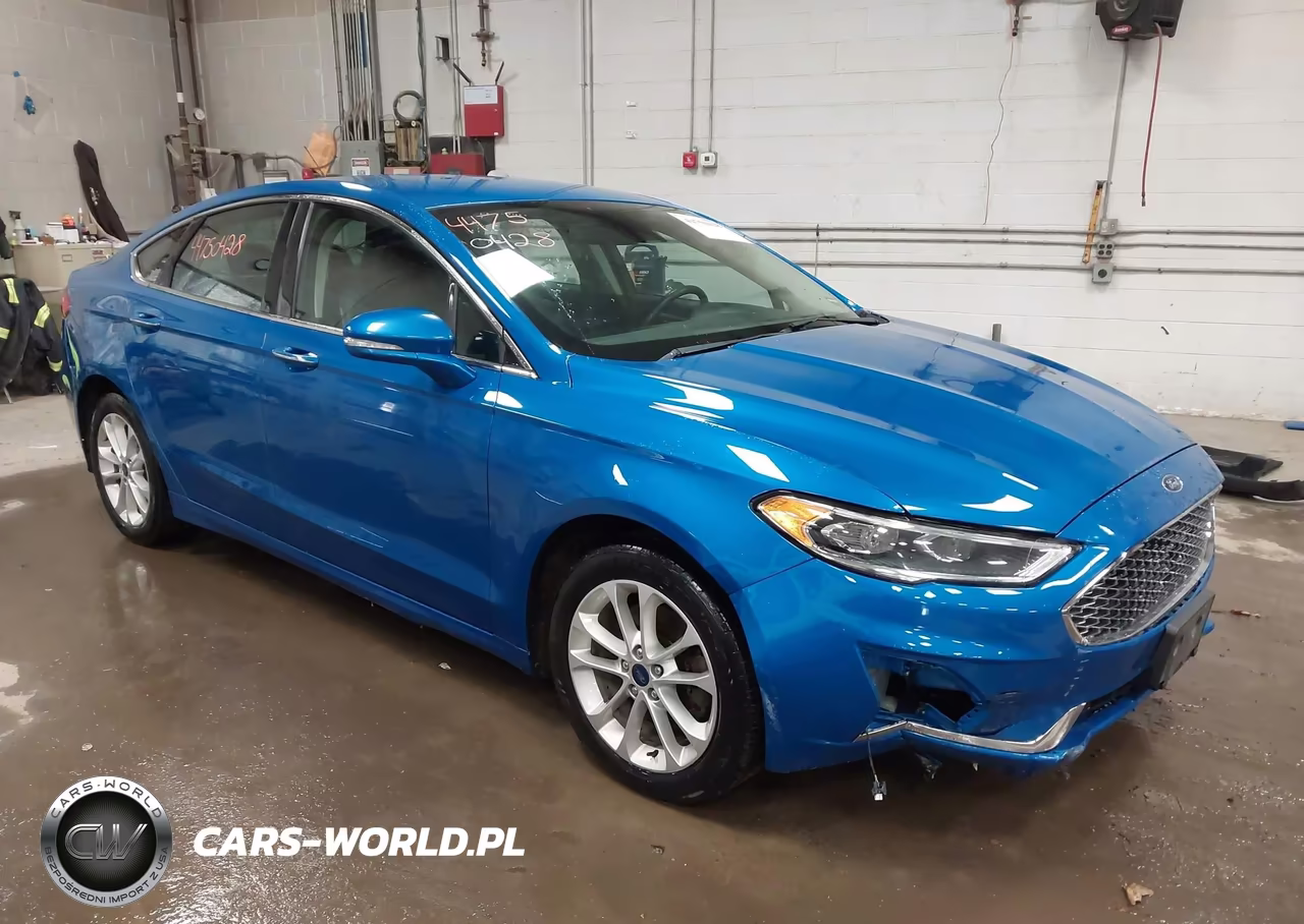 2019 Ford Fusion Energi Titanium – zdjęcie 1 z 18