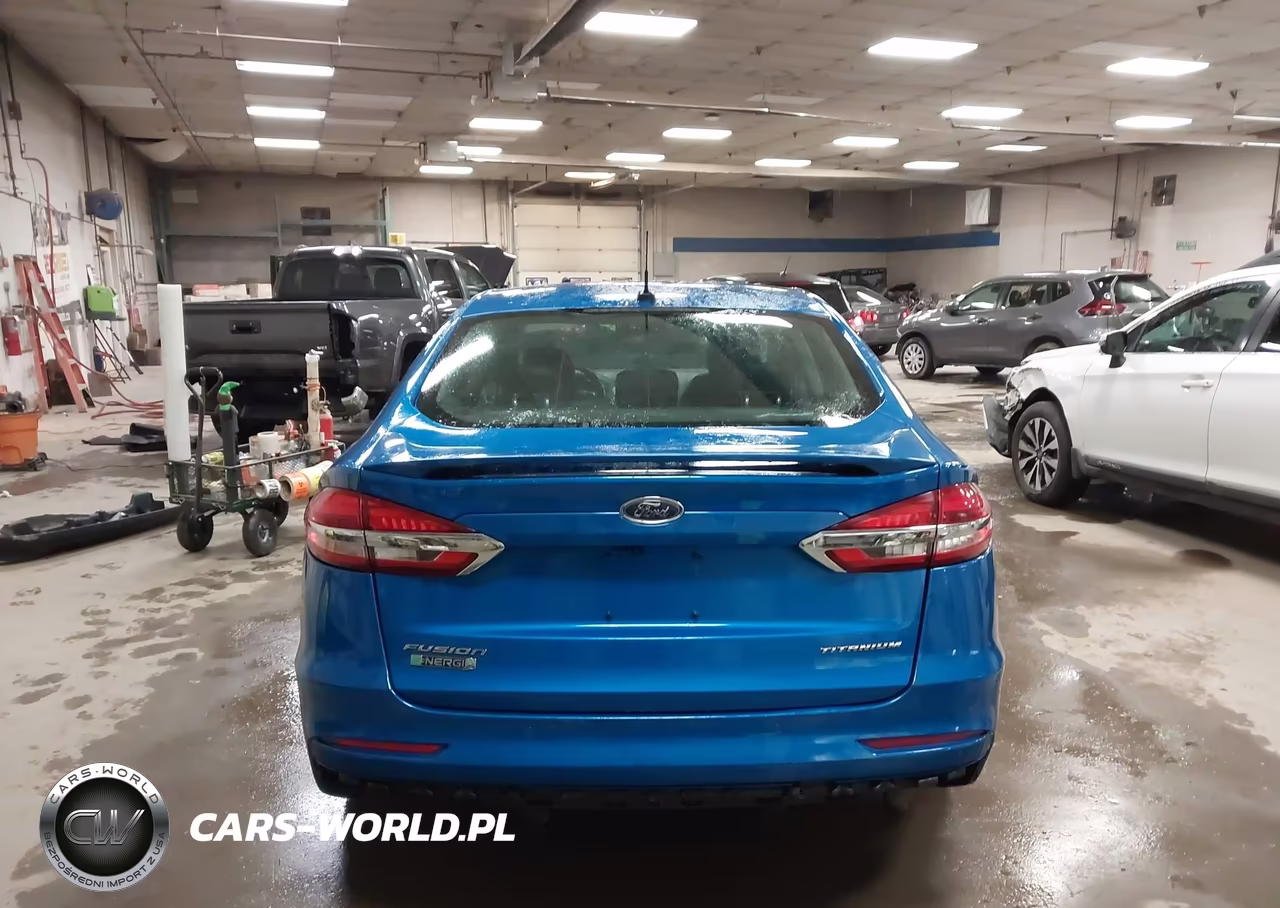 2019 Ford Fusion Energi Titanium VIN:3FA6P0SU3KR258351 - 17