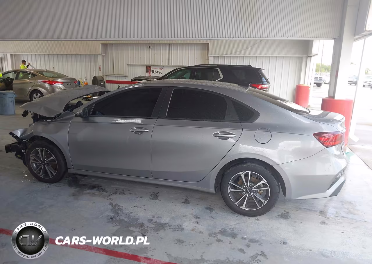 2023 Kia Forte Lxs VIN:3KPF24AD7PE682602 - 13