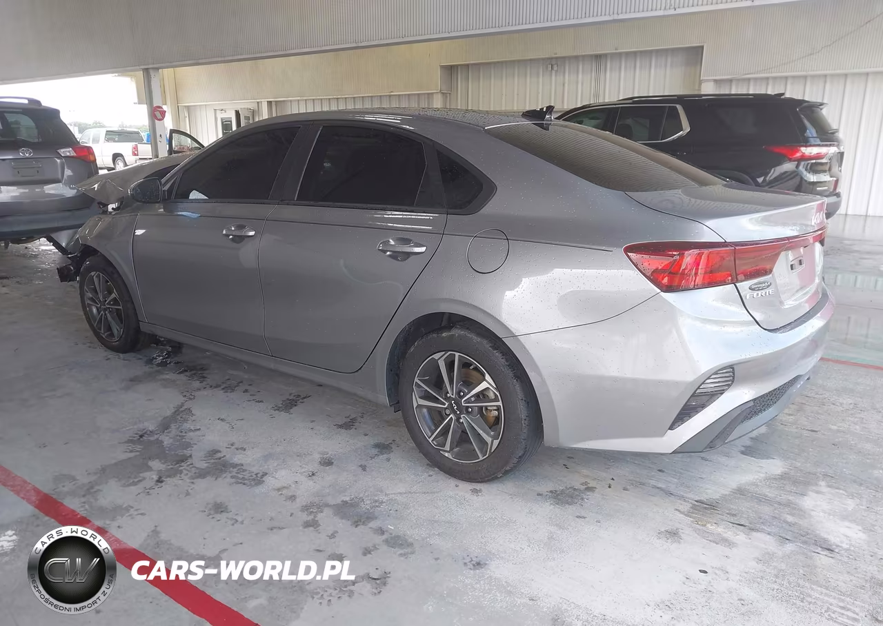 2023 Kia Forte Lxs VIN:3KPF24AD7PE682602 - 3